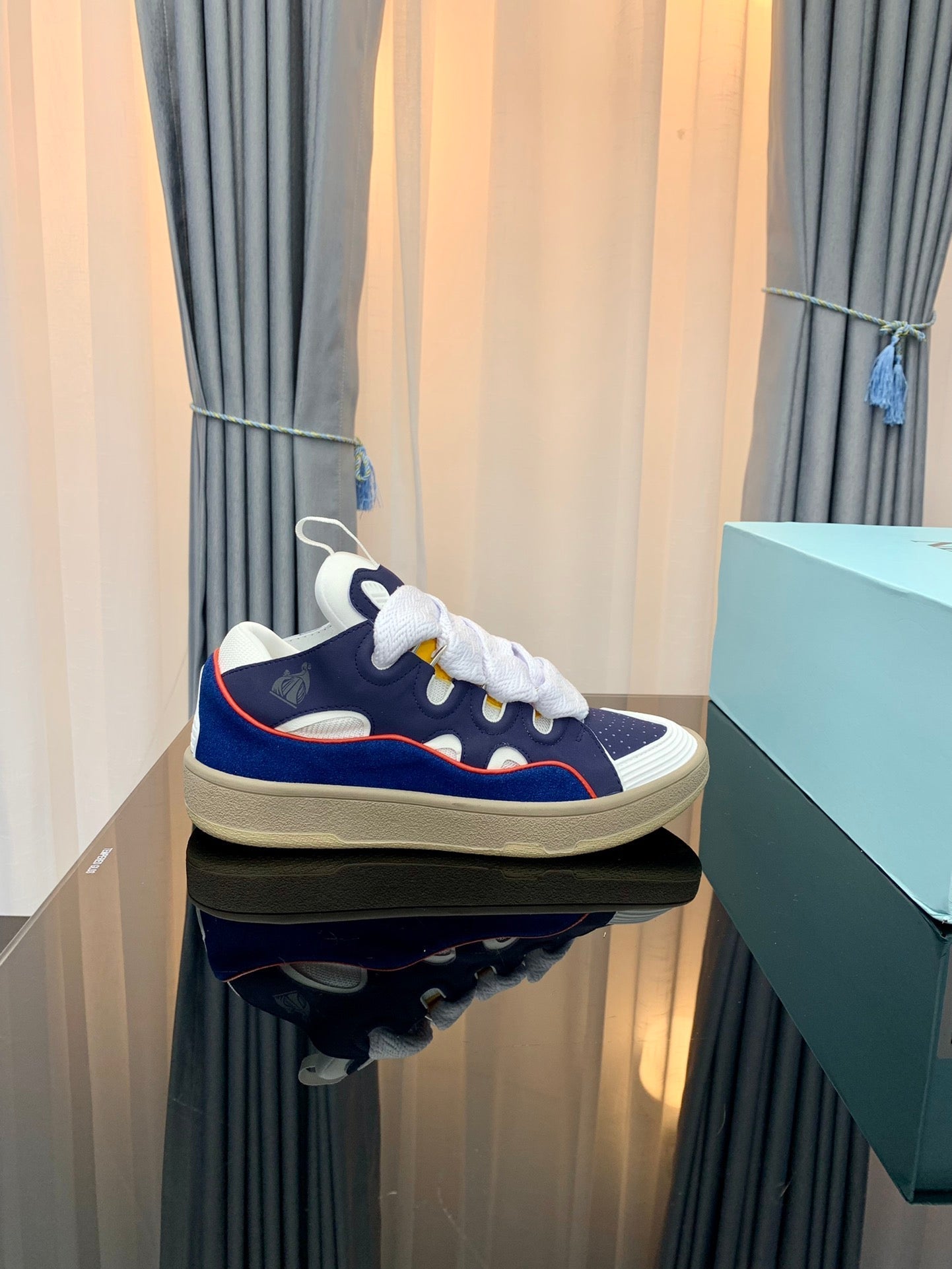 Lanvin Curb