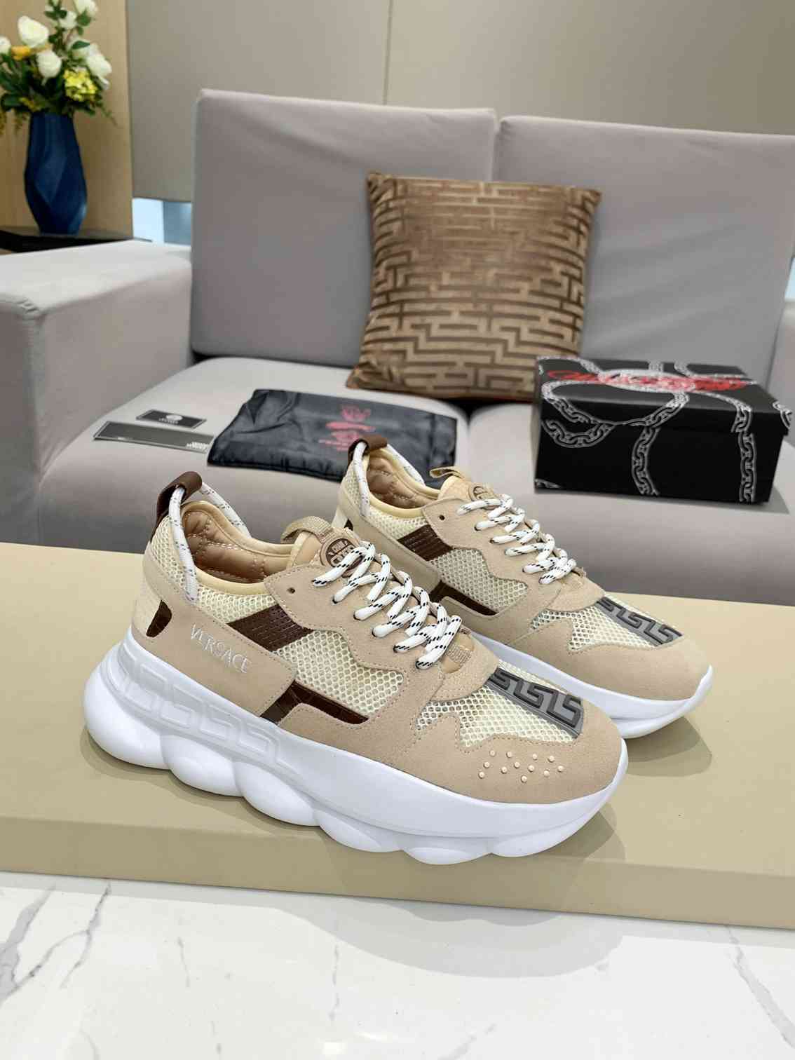Versace Chain Reaction