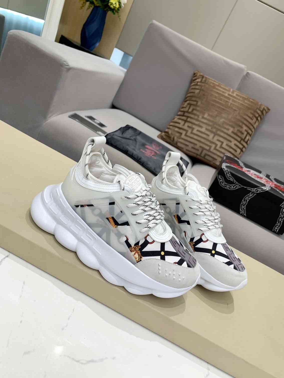 Versace Chain Reaction