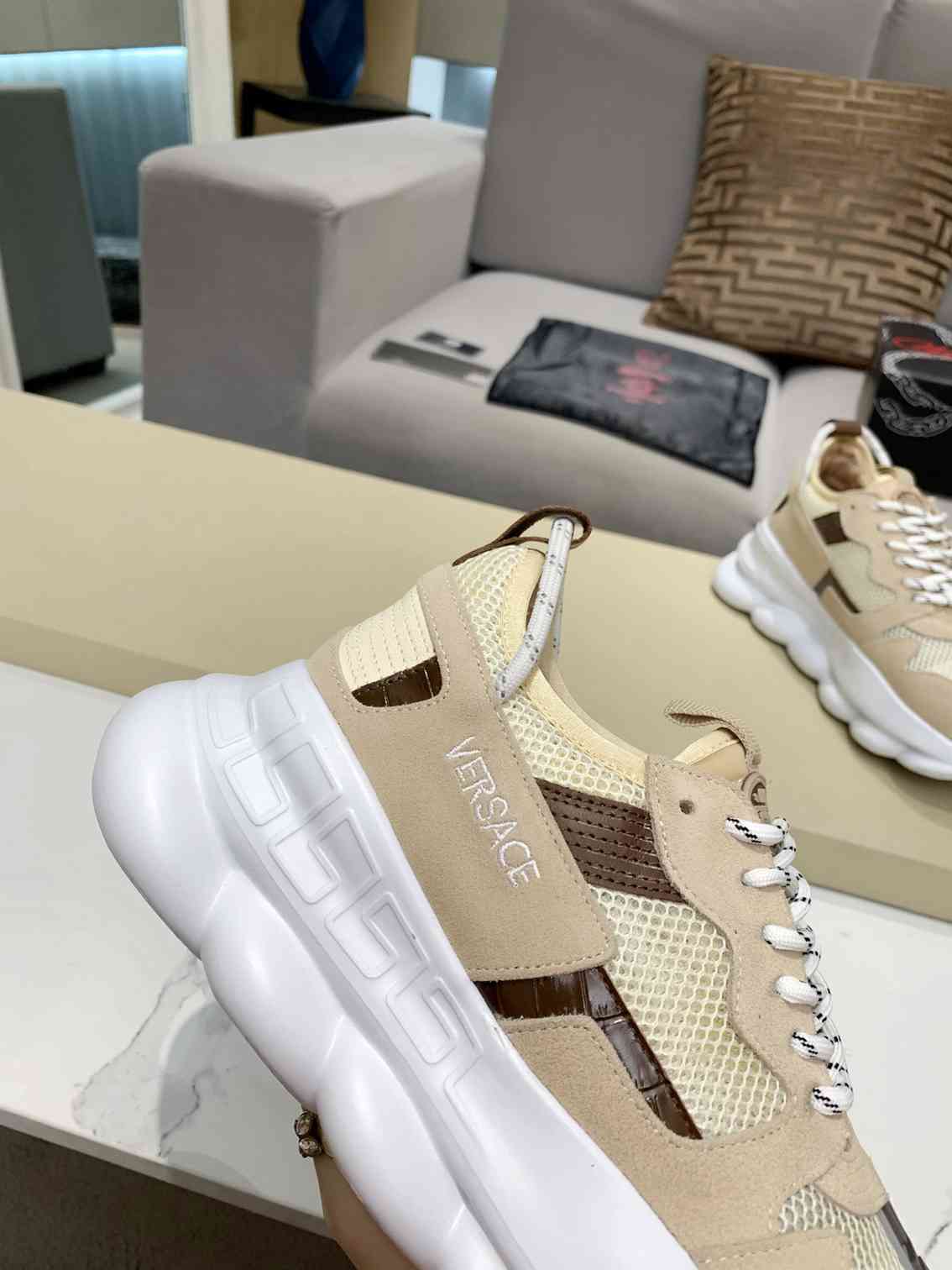 Versace Chain Reaction