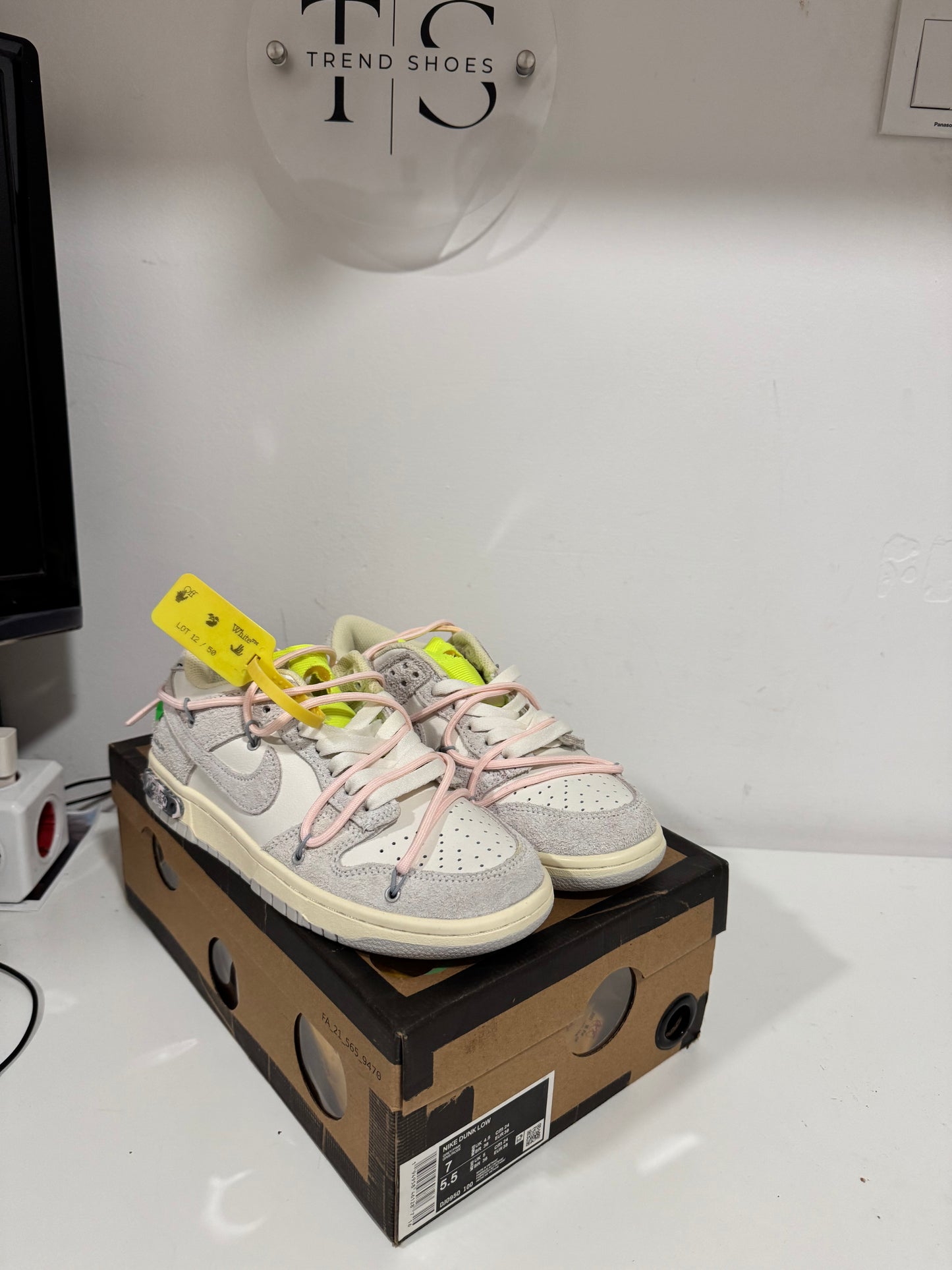 (Odmah Dostupno) Off White Dunk Lot 12 Broj 38
