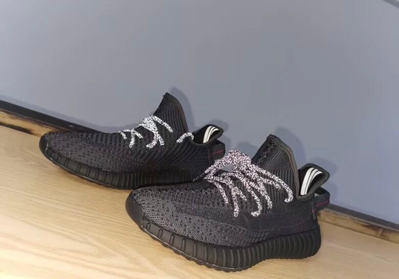 Yeezy 350 Black Static