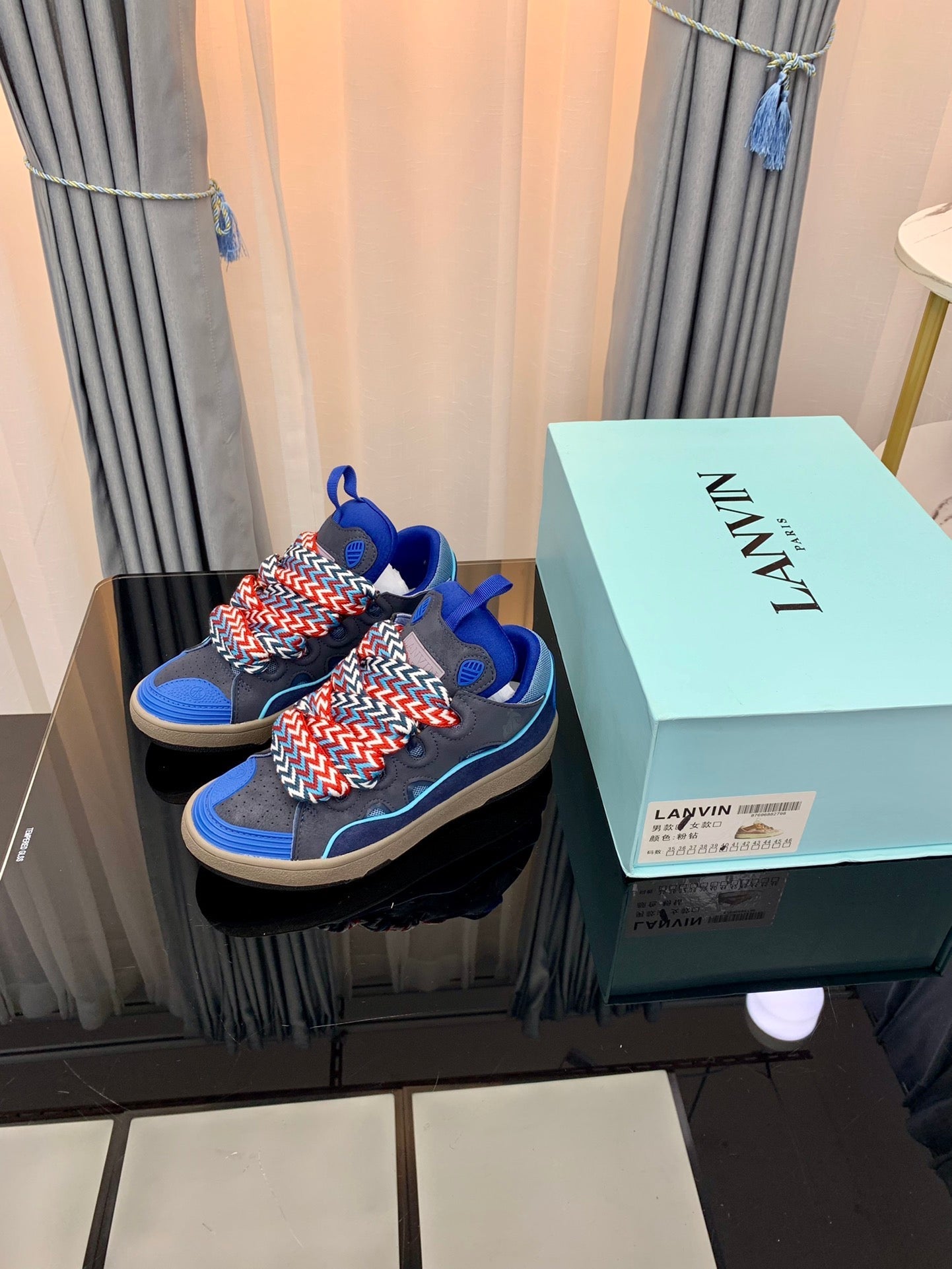Lanvin Curb
