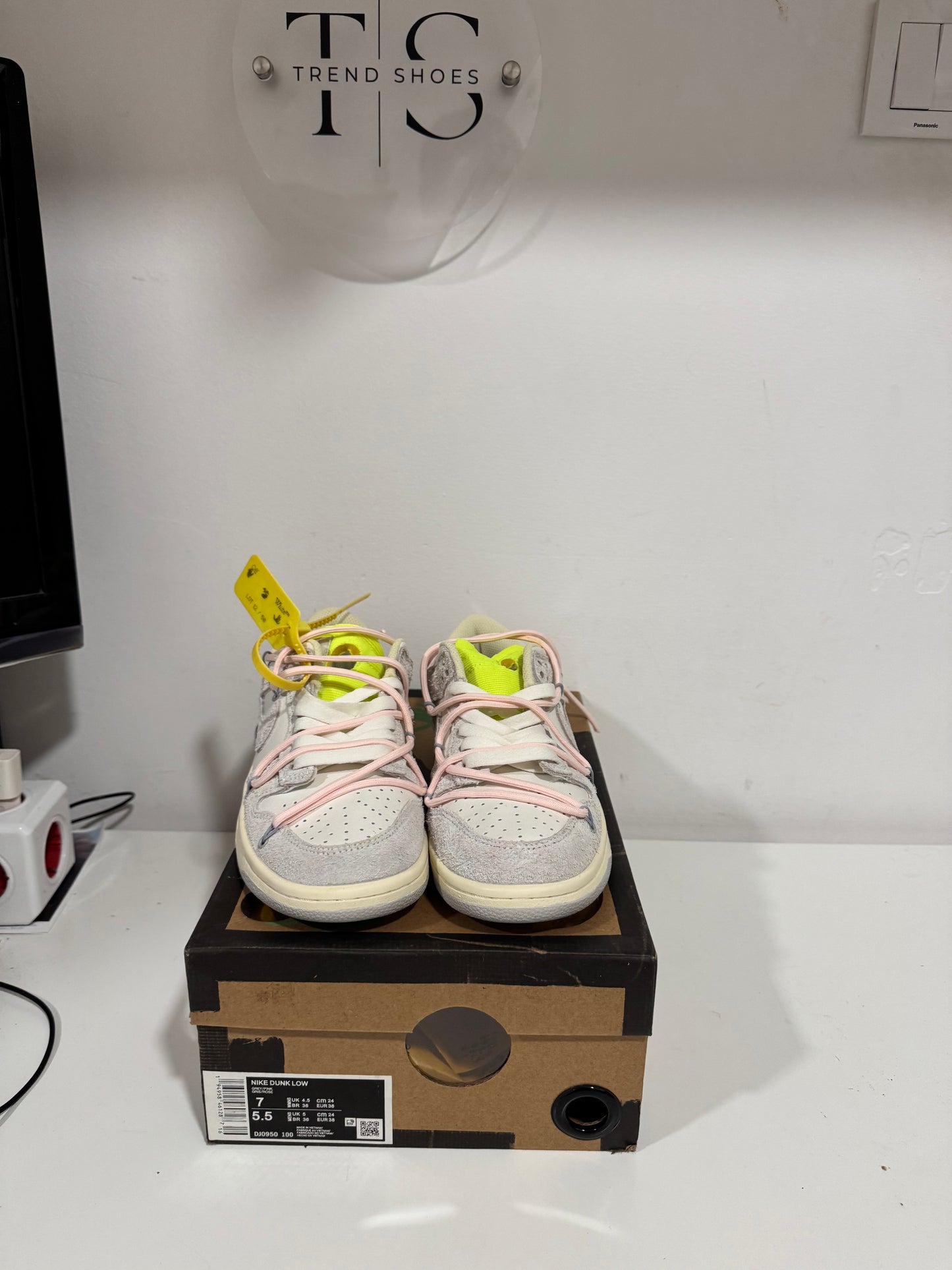 (Odmah Dostupno) Off White Dunk Lot 12 Broj 38
