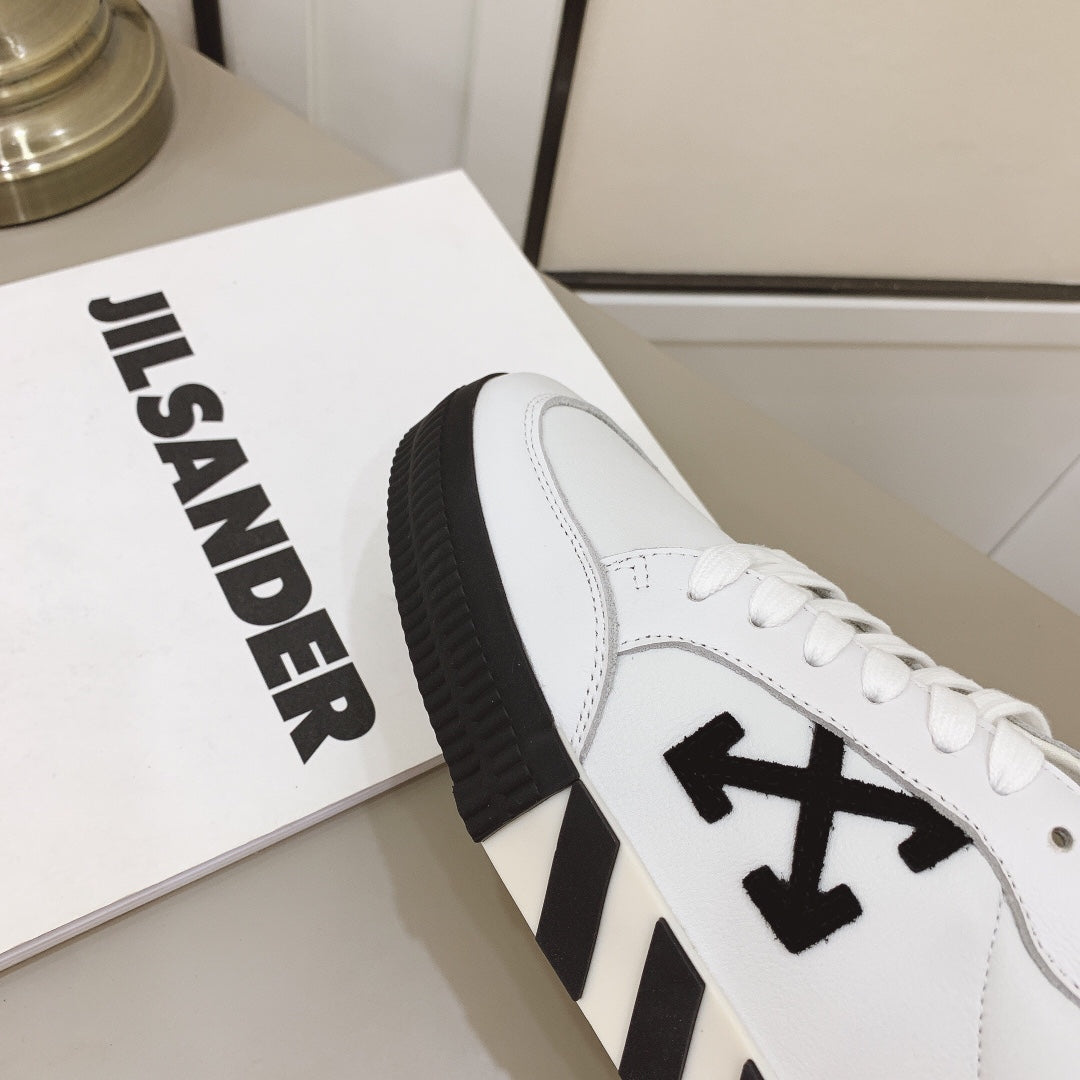 Off White Court Low