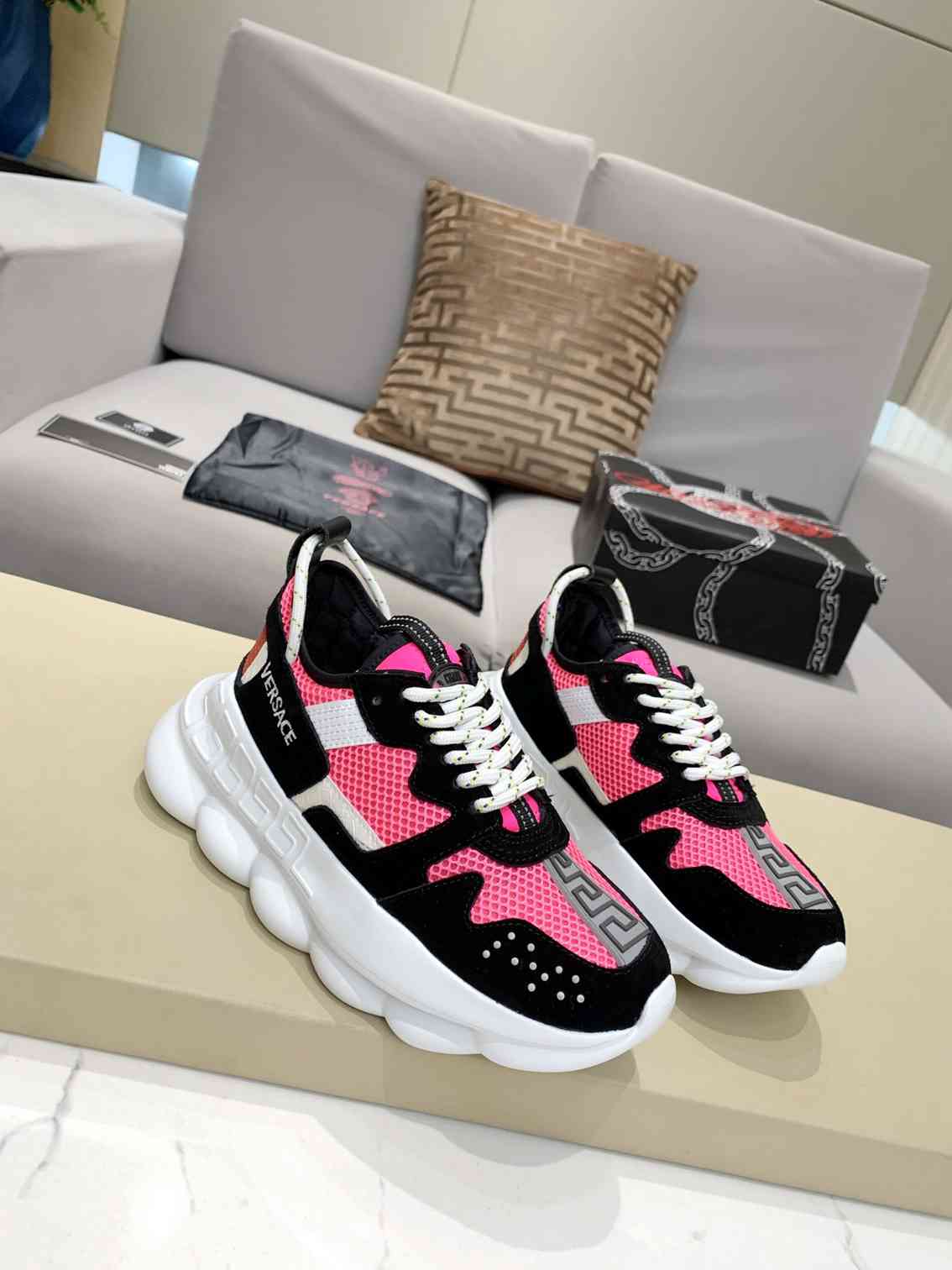 Versace Chain Reaction