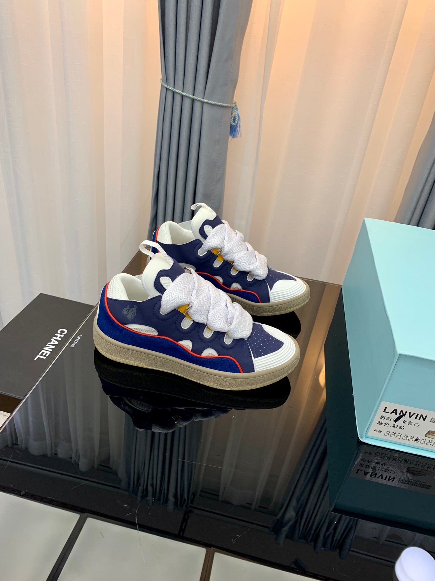 Lanvin Curb