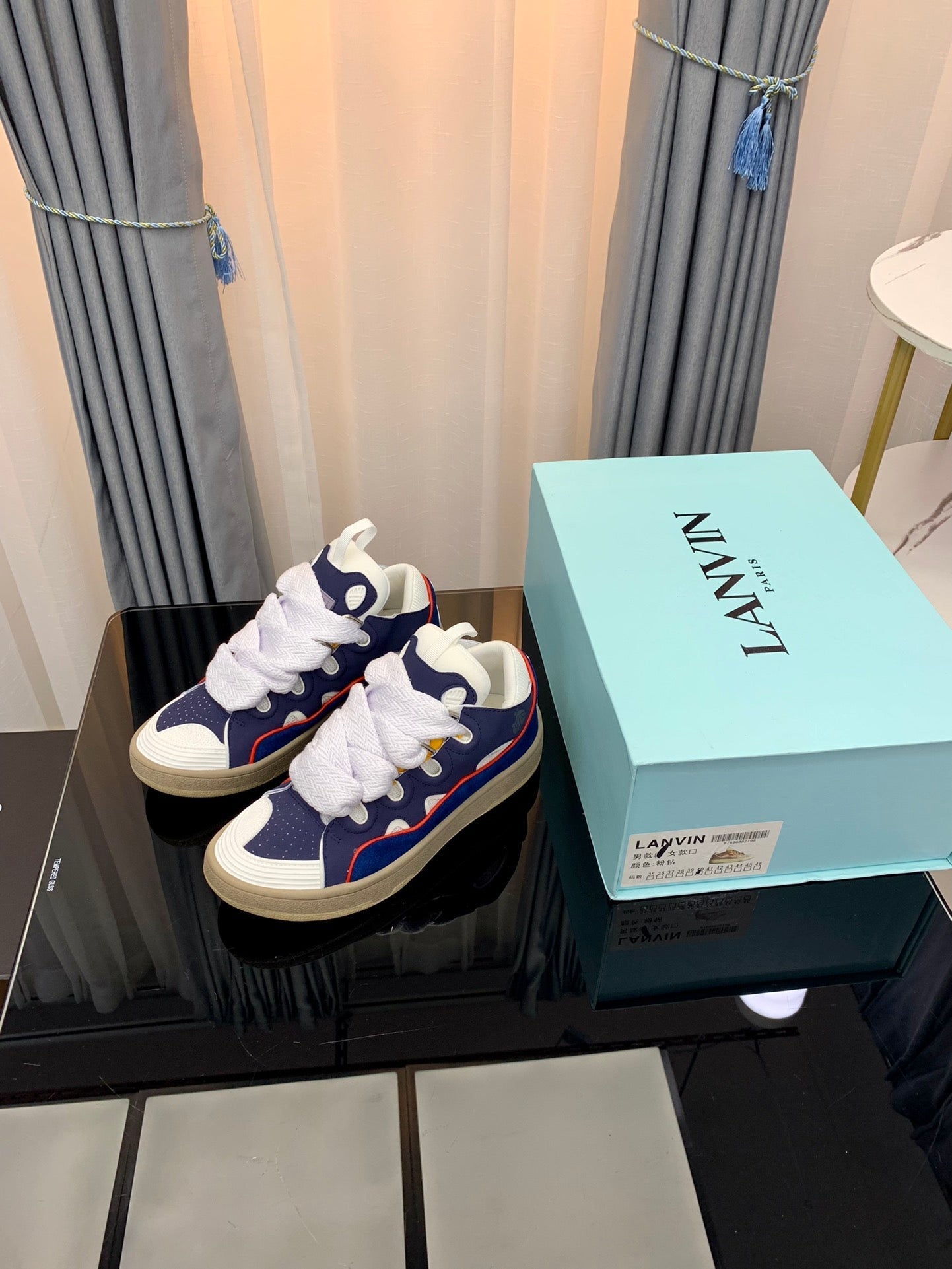Lanvin Curb