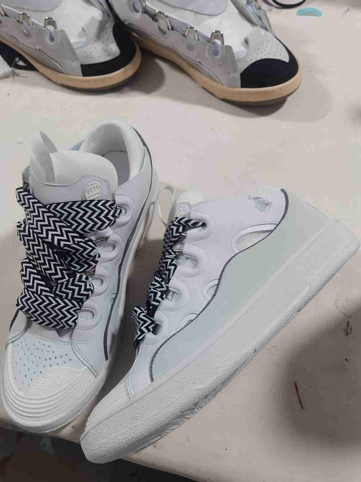 Lanvin Curb