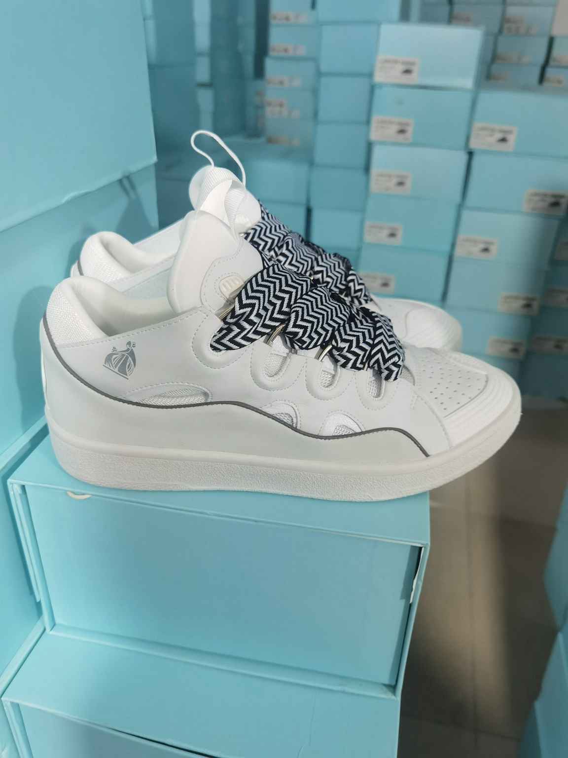 Lanvin Curb