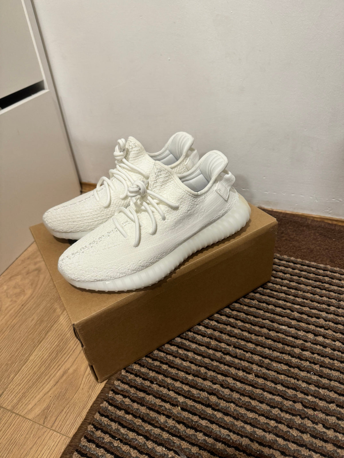 Yeezy350 Cream Broj 39(Odmah dostupno)