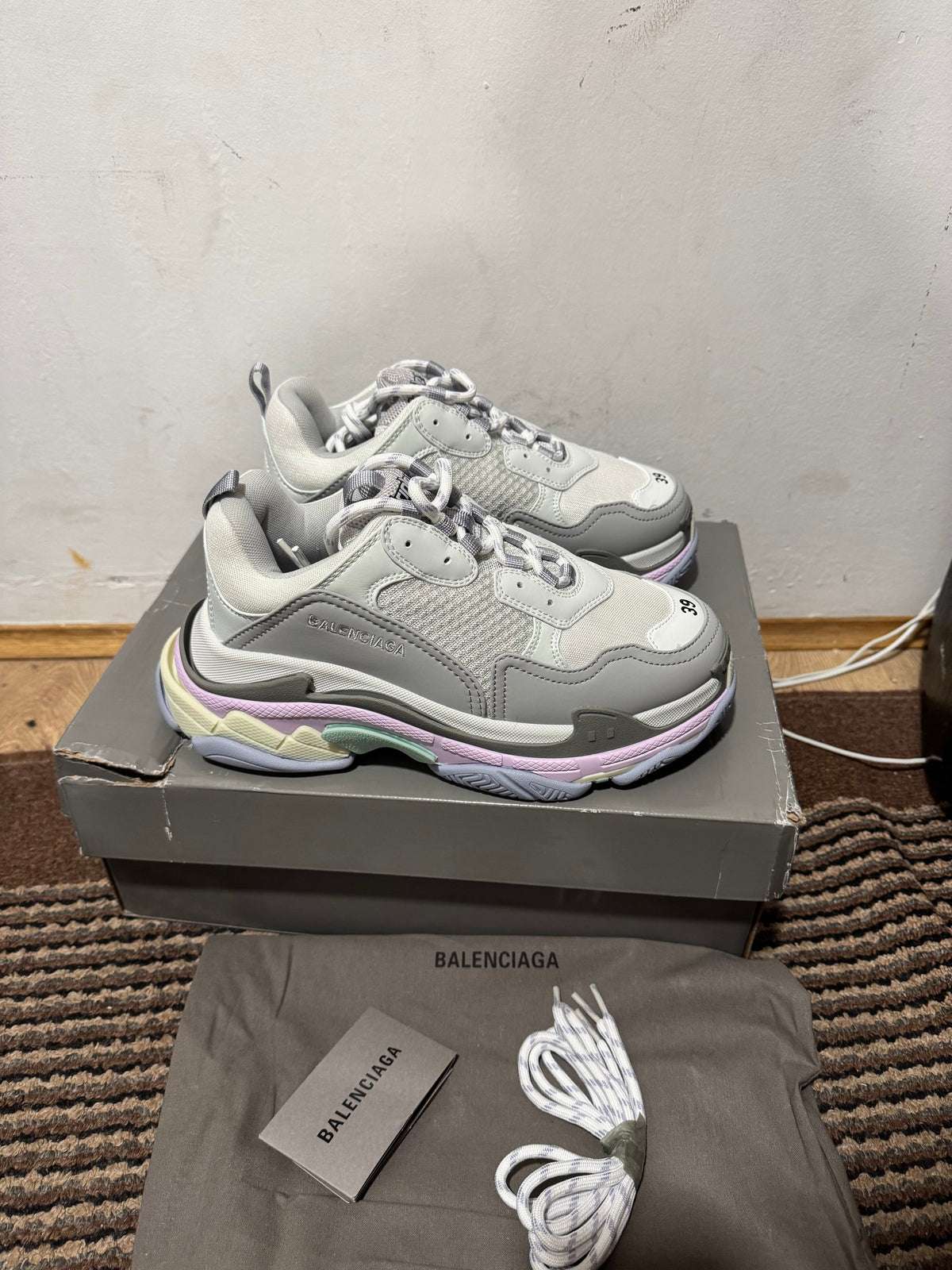 Balenciaga Triple S Broj 39(Odmah dostupno)
