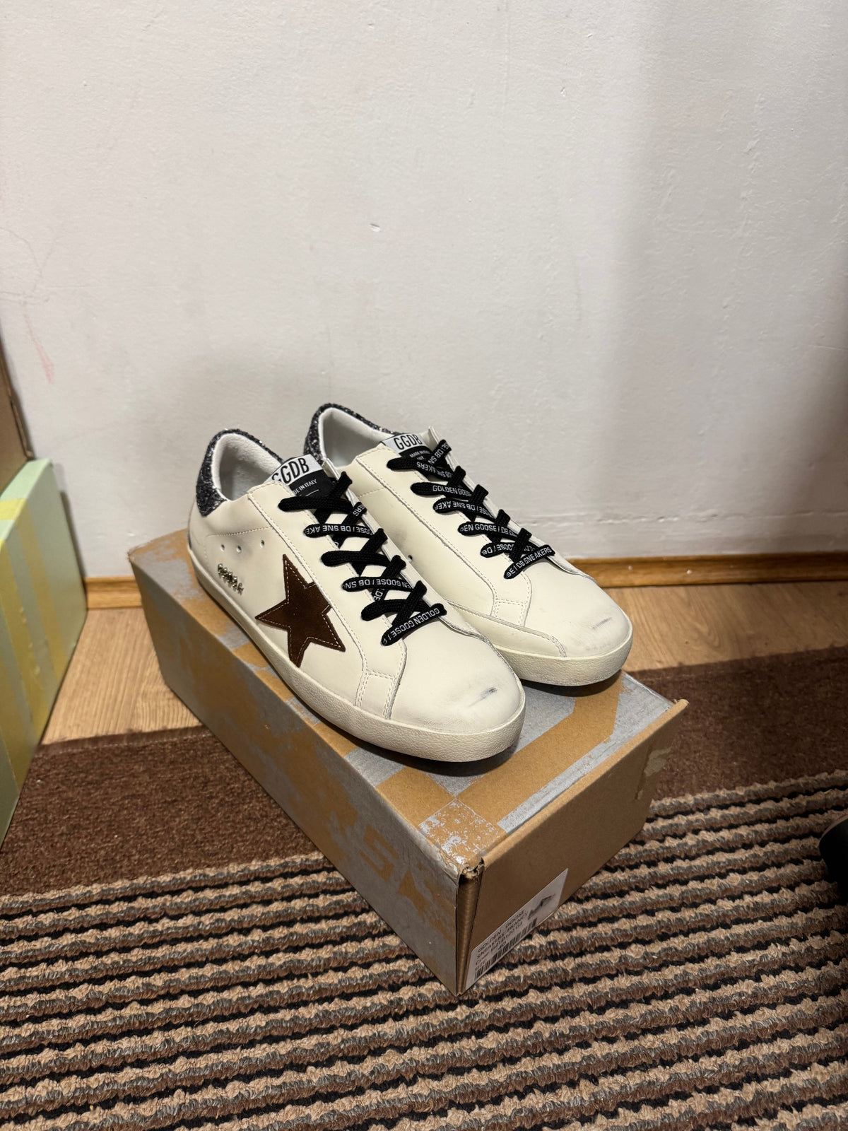 Golden Goose Broj 40(Odmah dostupno)