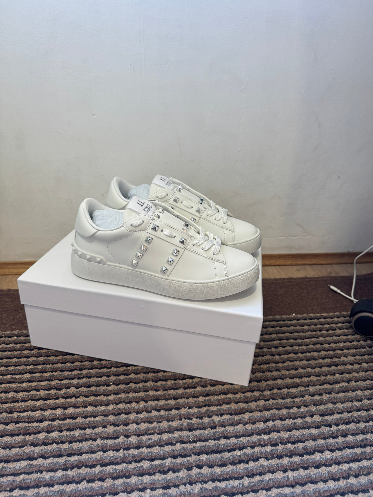 Valentino Broj 44(Odmah dostupno)
