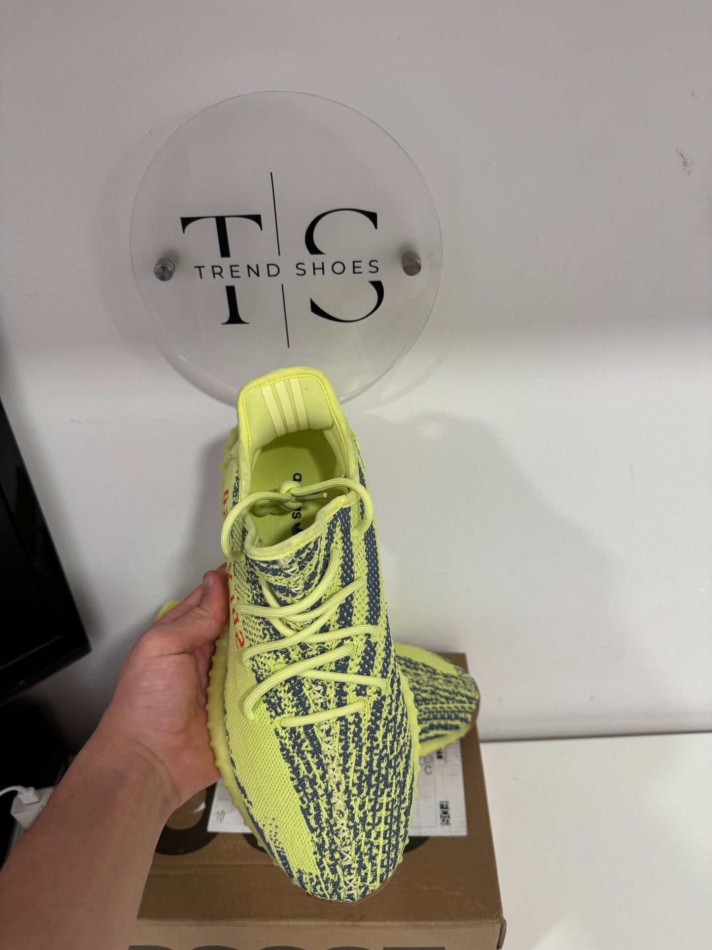 (Odmah Dostupno) Yeezy Semi Frozen Yellow Broj 44