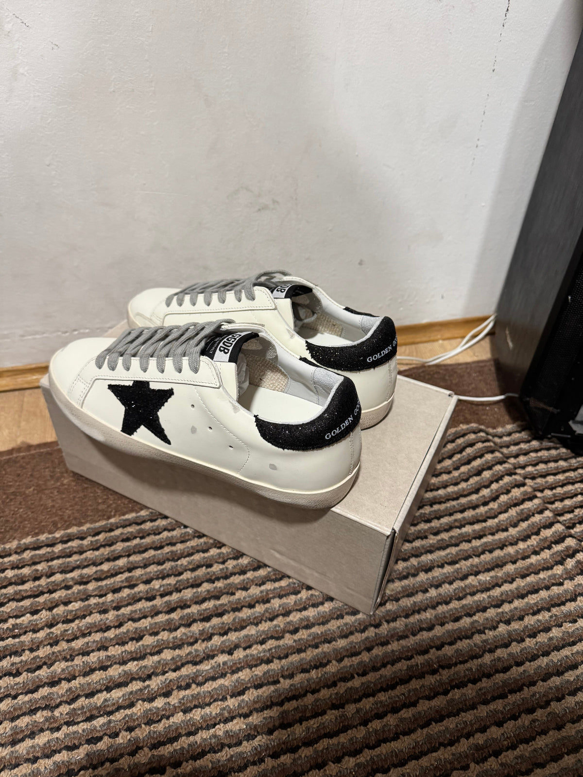 Golden goose 37,41(Odmah dostupne)