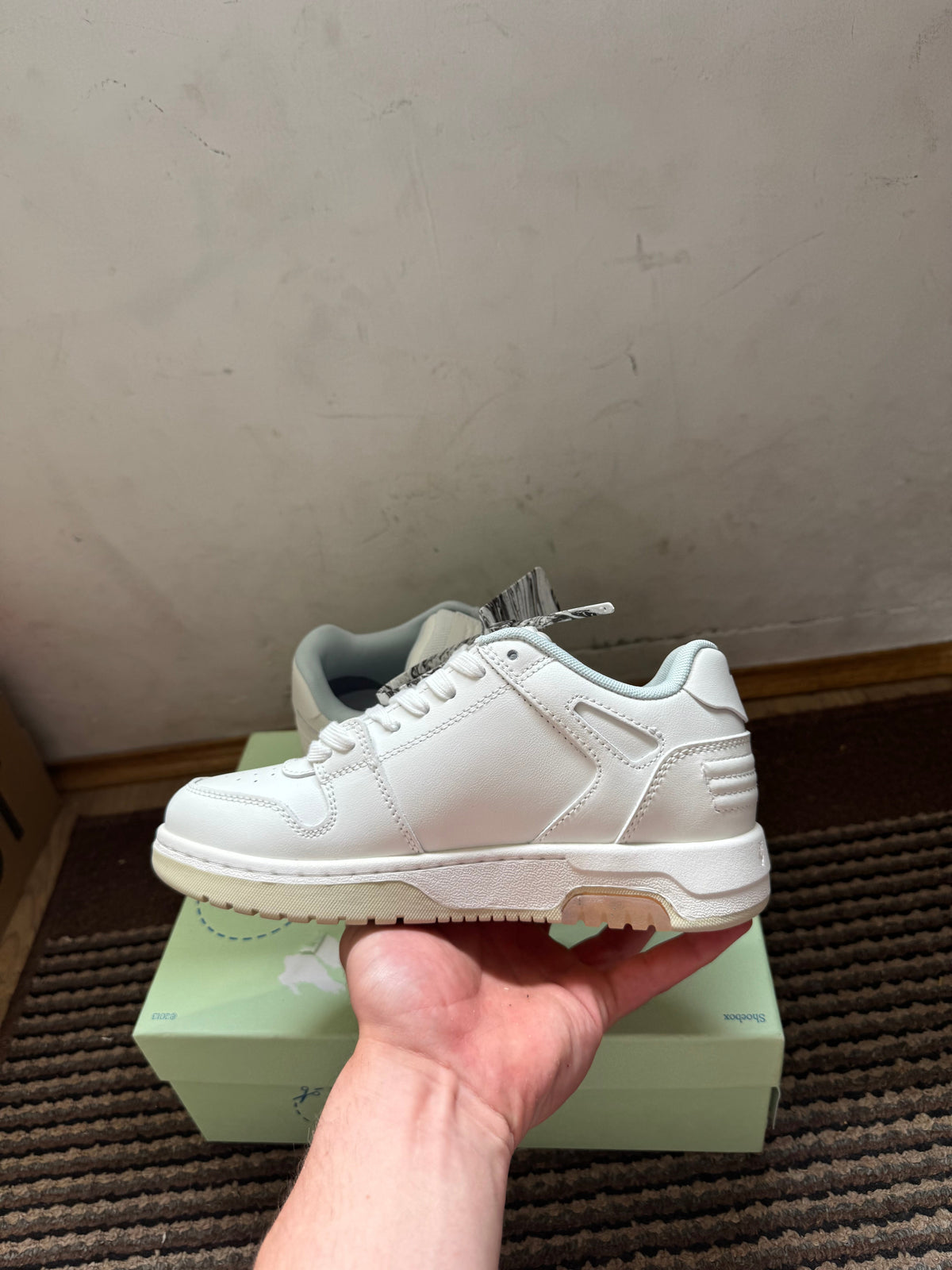Off White Out of Office Broj 38(Odmah dostupno)