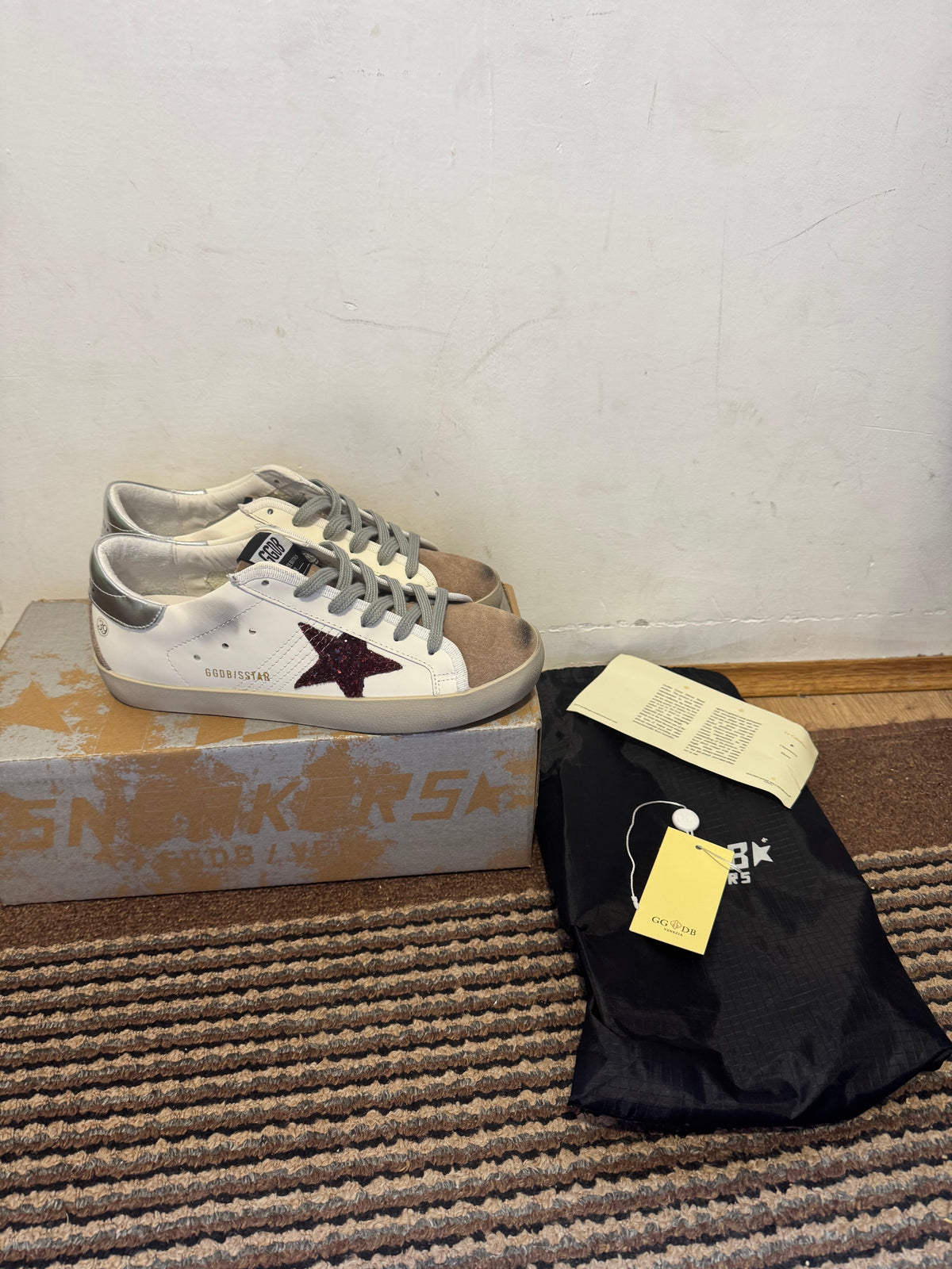 Golden Goose Broj 38(Odmah dostupno)