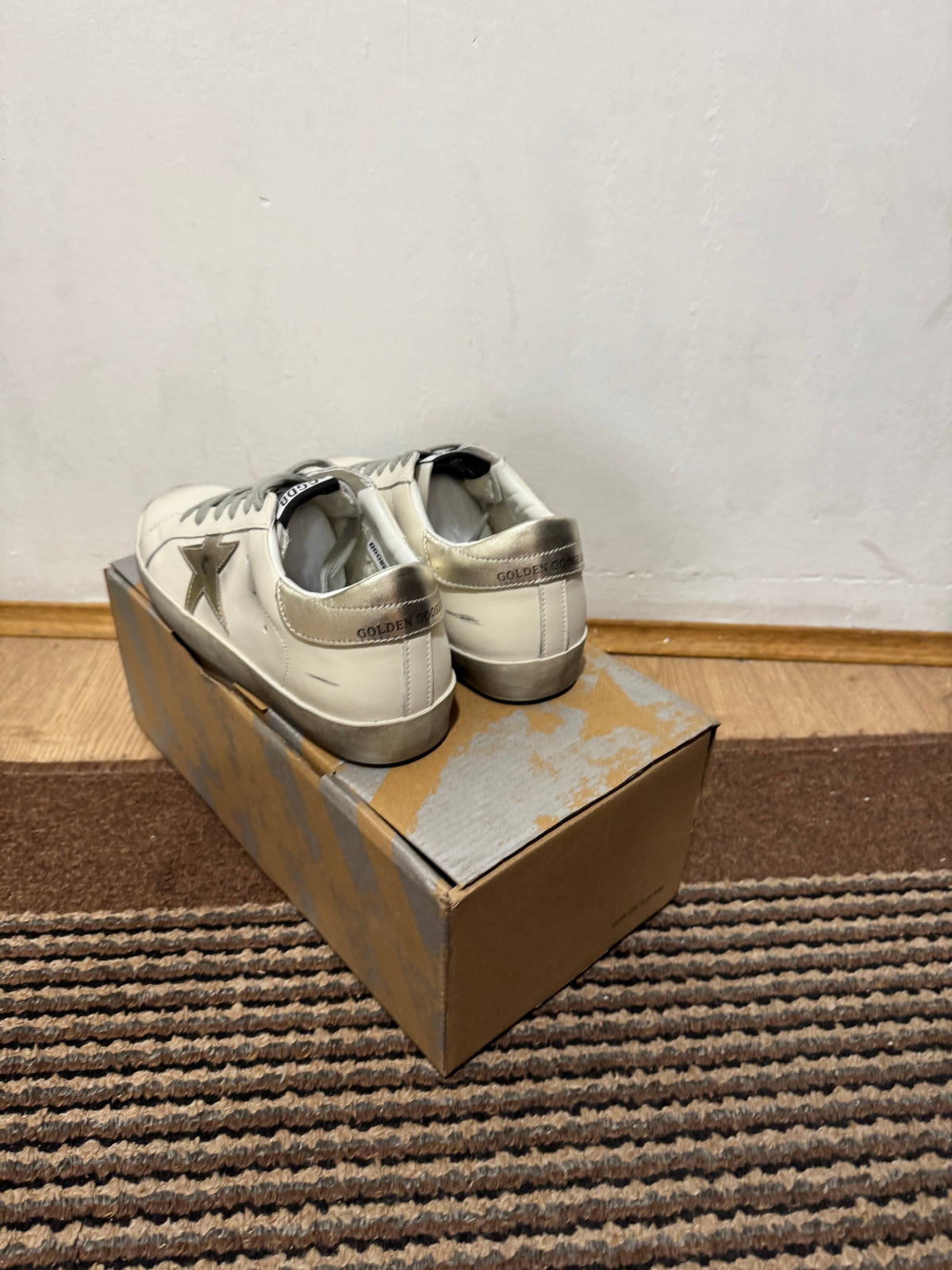 Golden Goose Broj 38,40(Odmah dostupno) (ZLATNE)