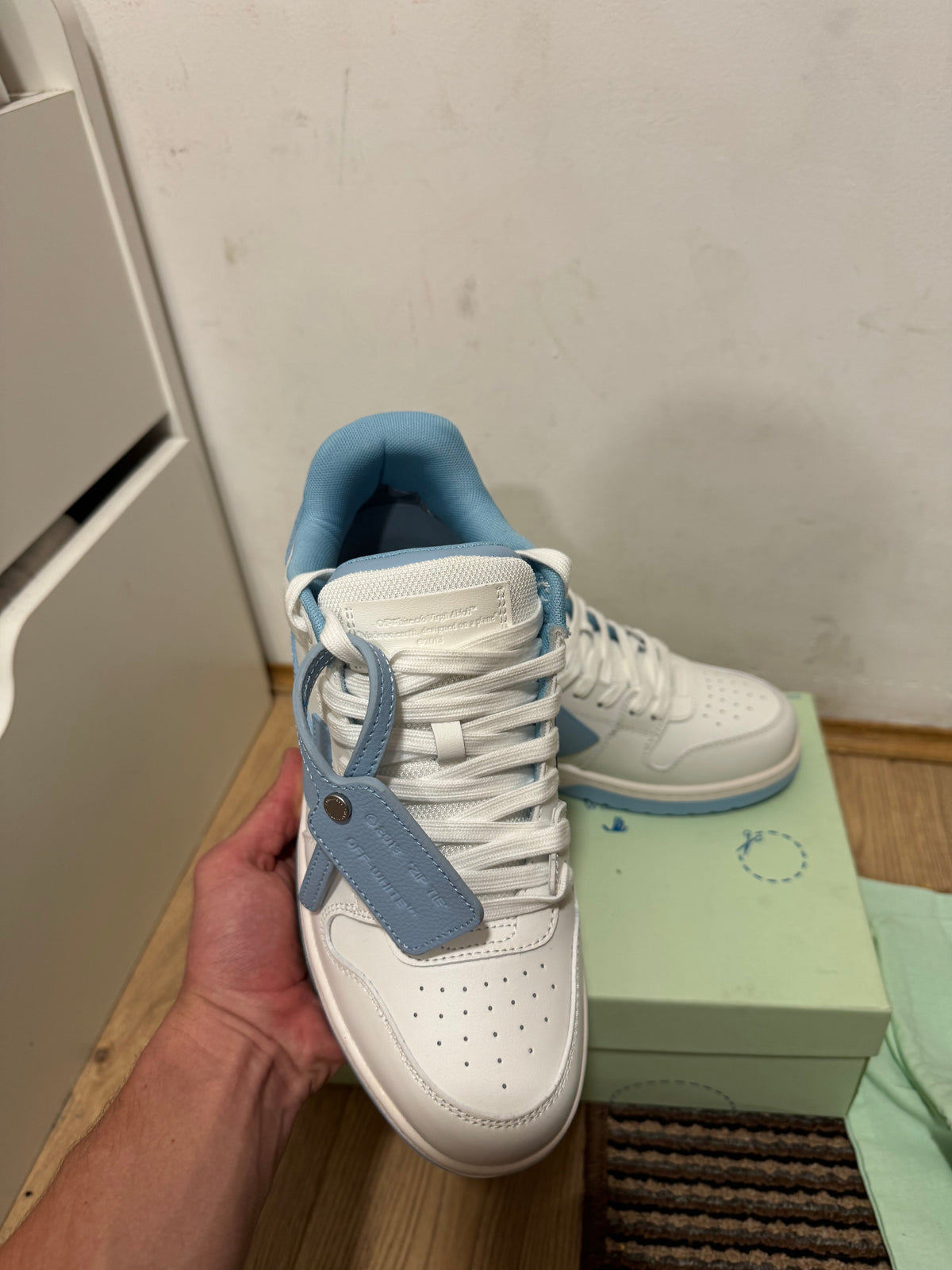 Off White Out of Office Broj 41,47(Odmah dostupno)