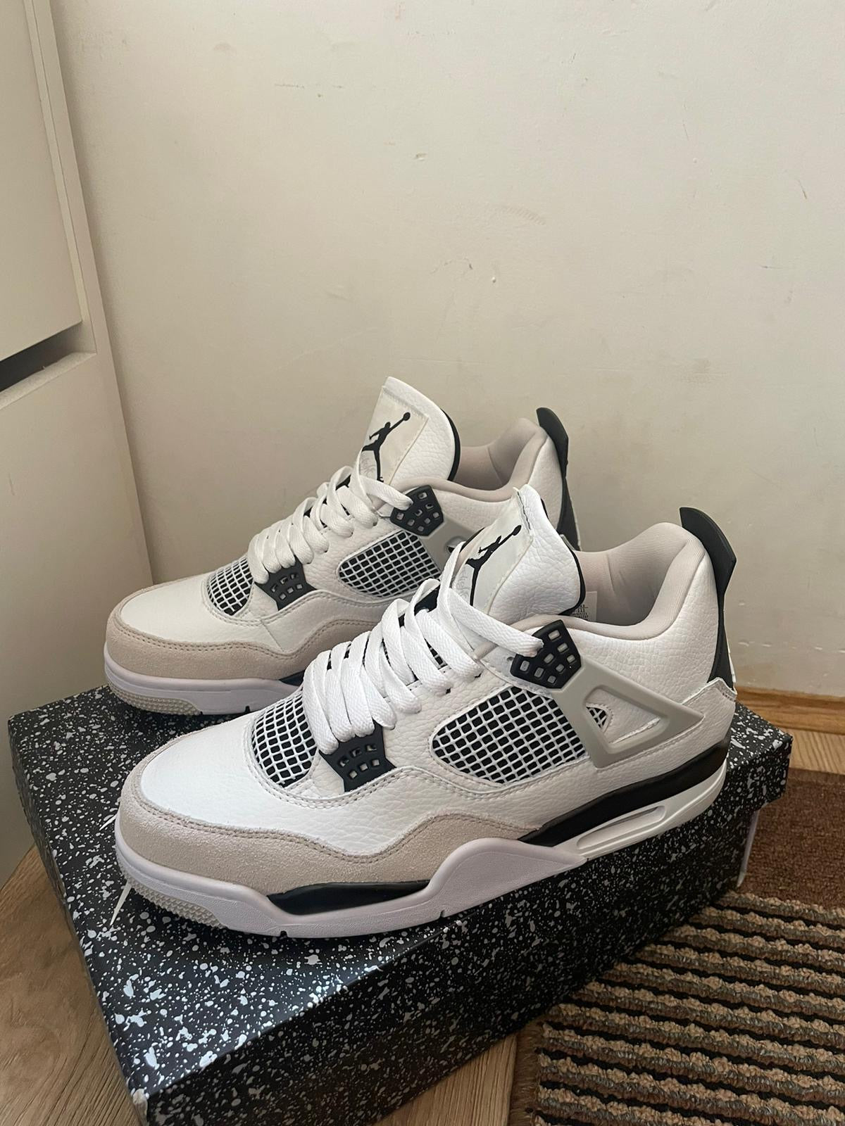 Jordan 4 Military black Broj 44(Odmah dostupno)