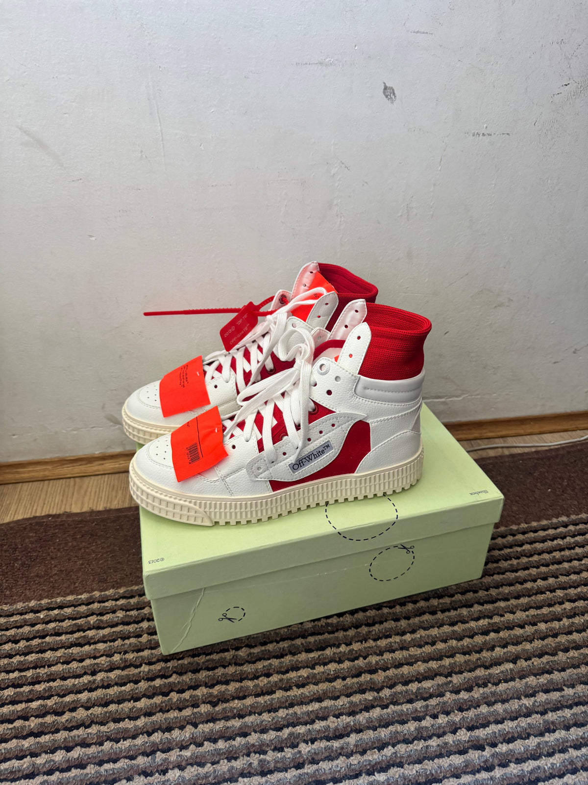 Off White Court Broj 40(Odmah dostupno)
