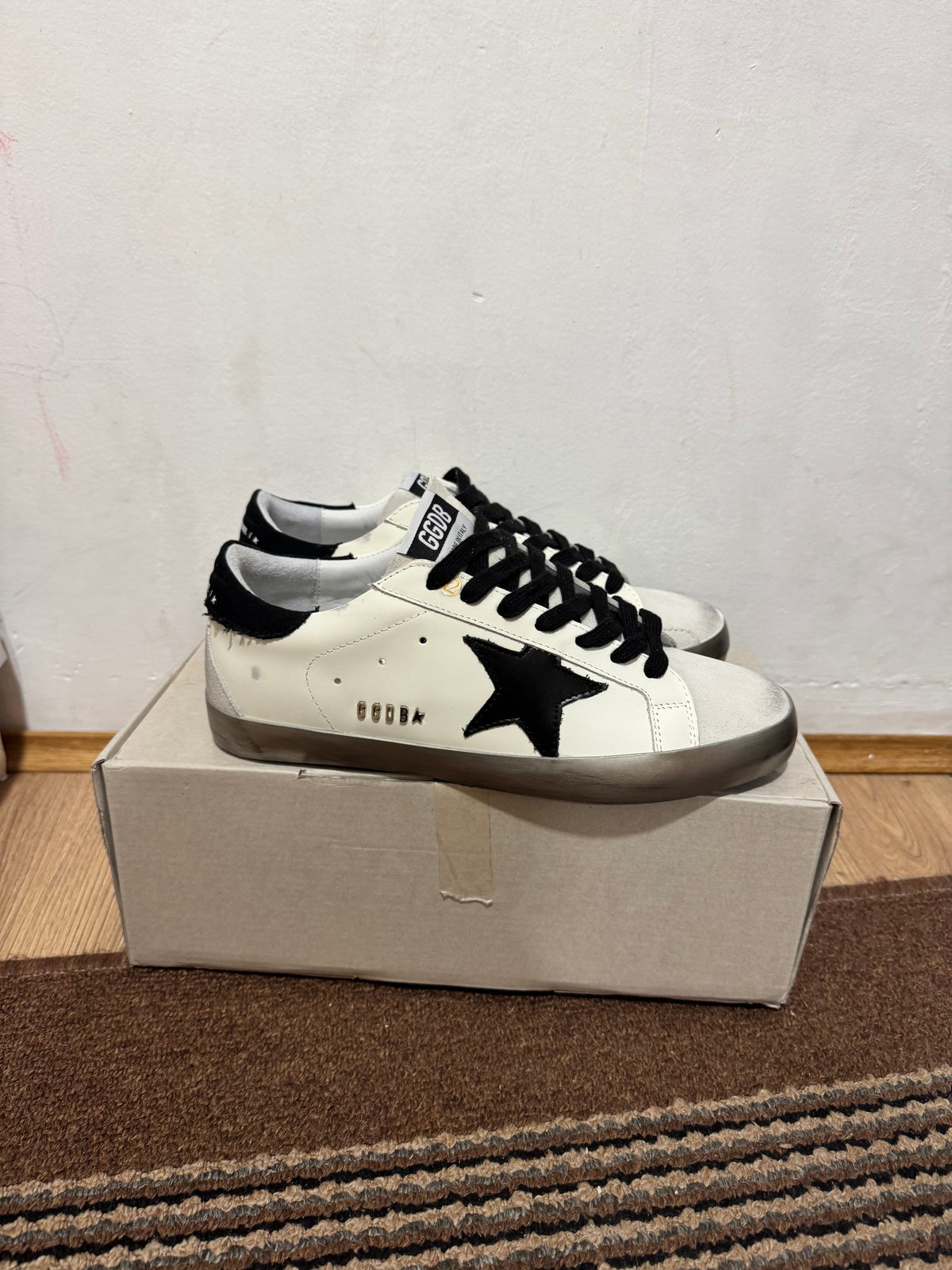 Golden Goose Broj 38,40(Odmah dostupno)