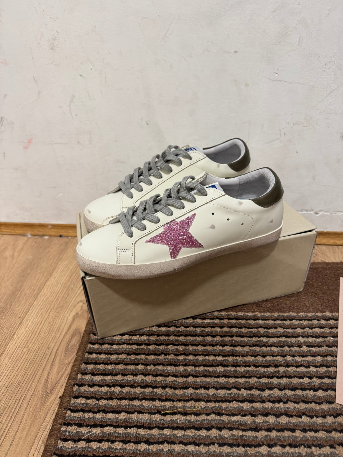Golden Goose Broj 40(Odmah dostupno)