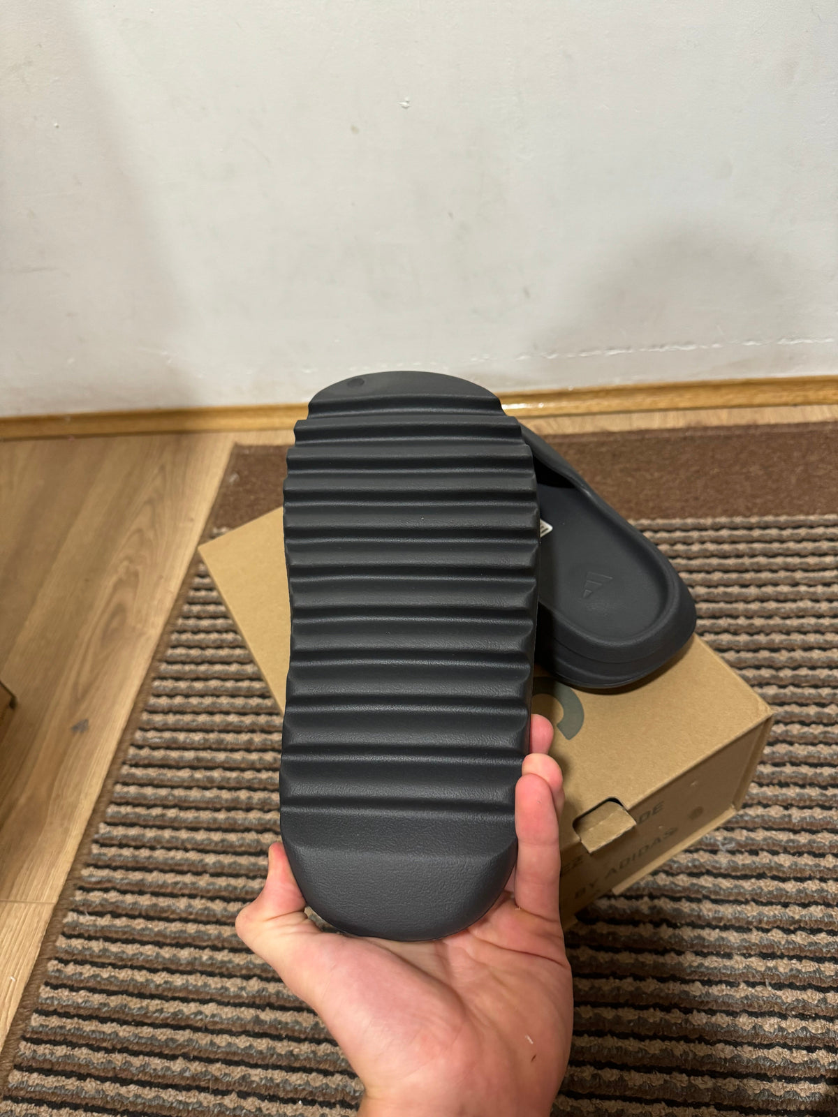 Yeezy Slide Onyx Broj 38,42(Odmah dostupno)
