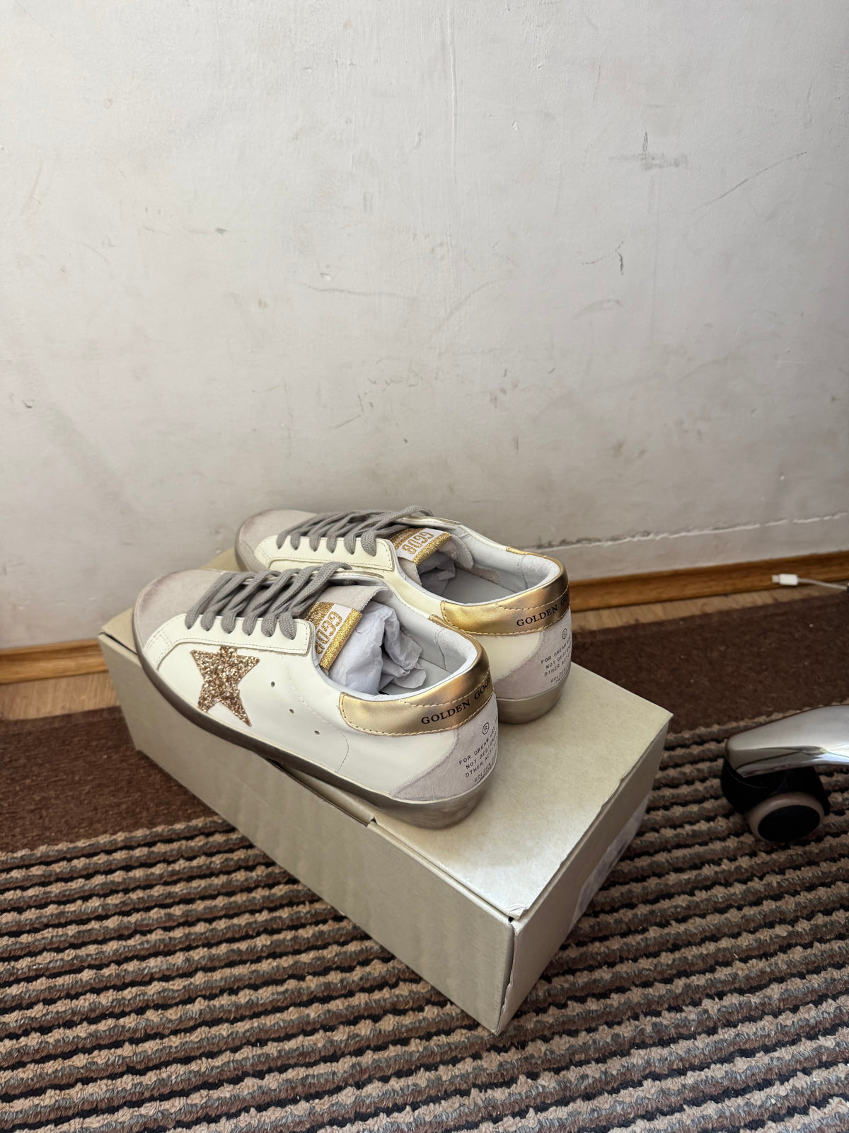 Golden Goose Broj 40(Odmah dostupno)
