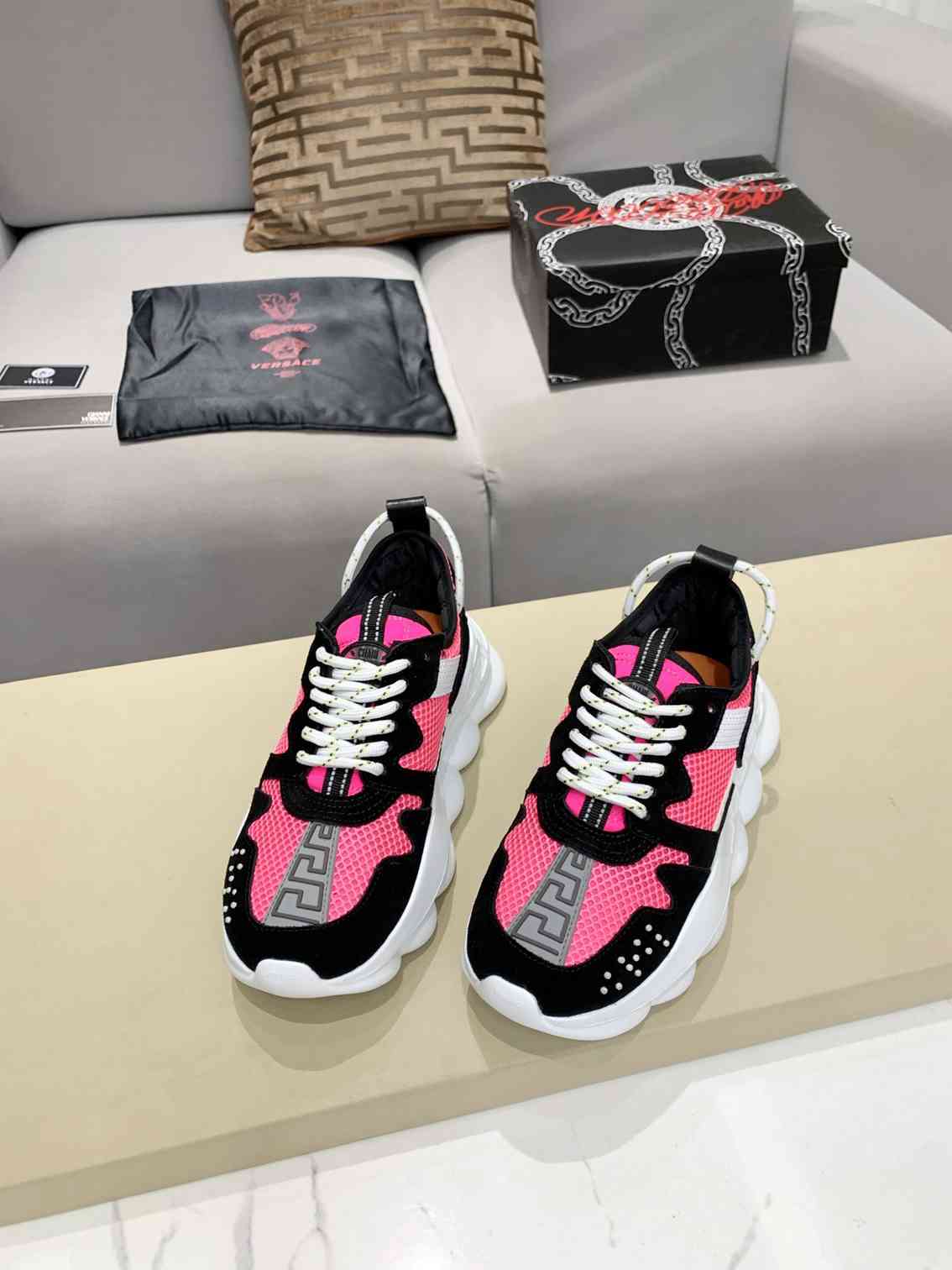Versace Chain Reaction