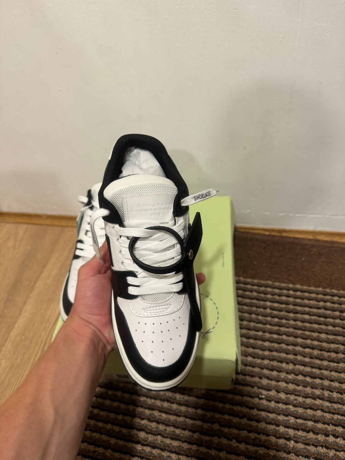 Off White Out of Office Broj 39,45(Odmah dostupno)