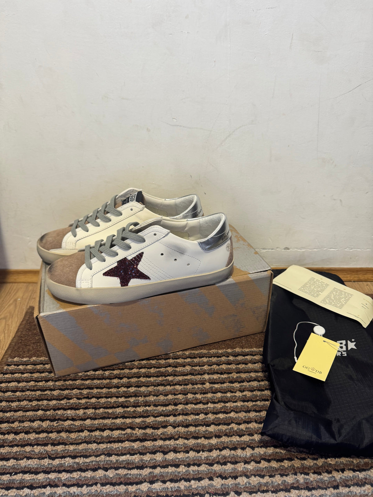 Golden Goose Broj 38(Odmah dostupno)