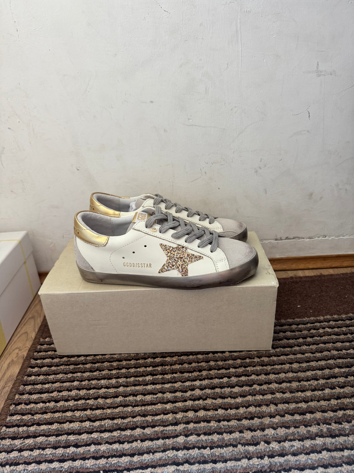 Golden Goose Broj 40(Odmah dostupno)