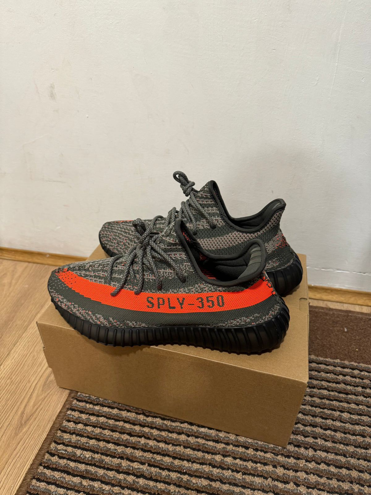 Yeezy 350 Carbon Beluga Broj 38,47(Odmah Dostupno)