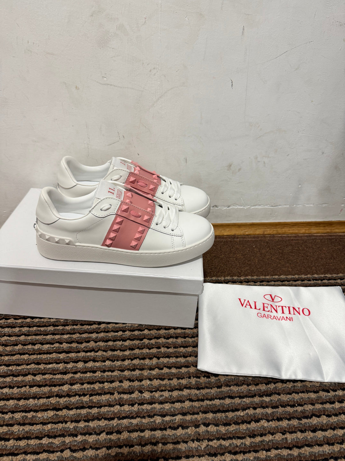 Valentino Broj 39(Odmah dostupno)