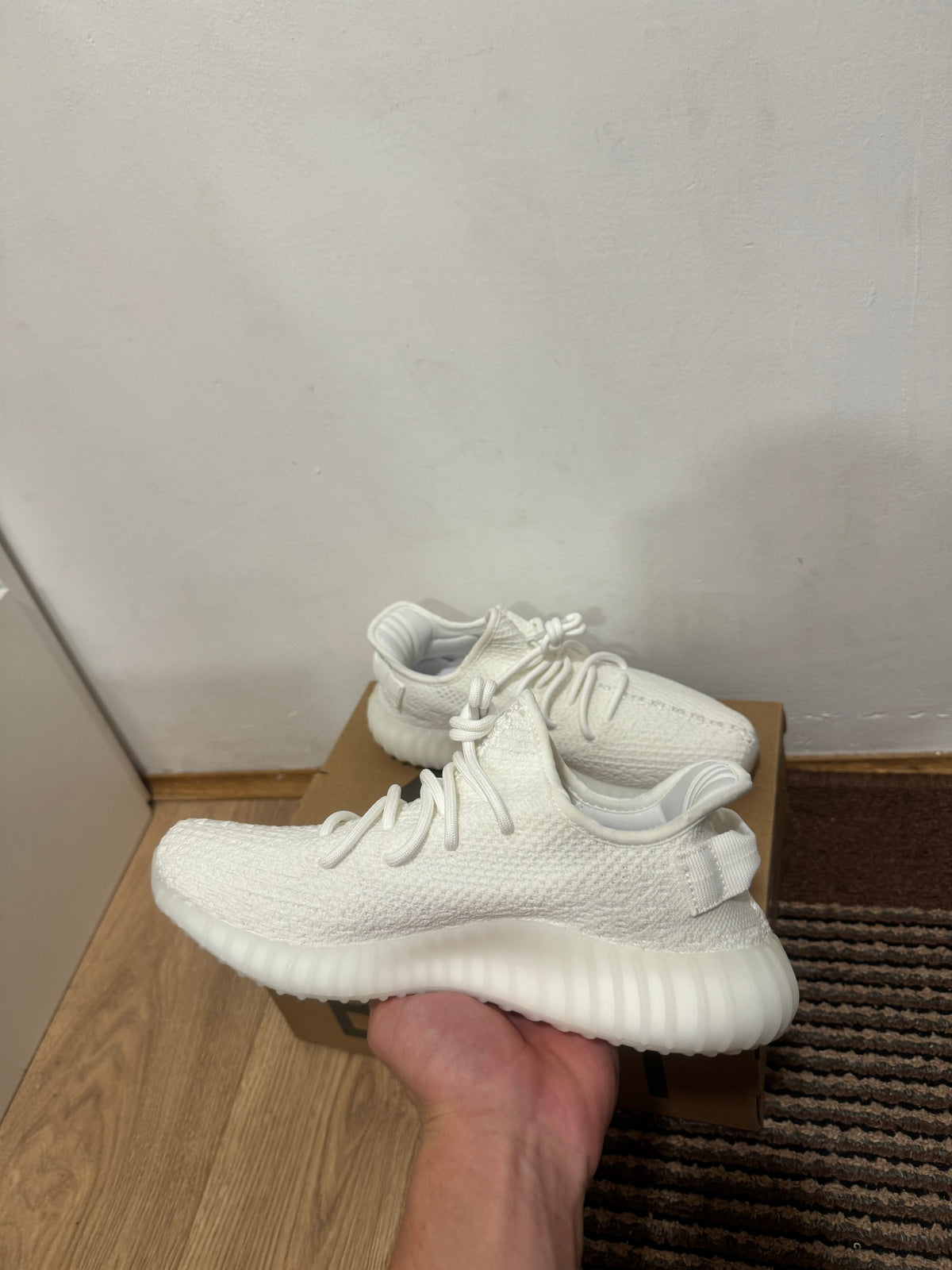 Yeezy350 Cream Broj 39(Odmah dostupno)