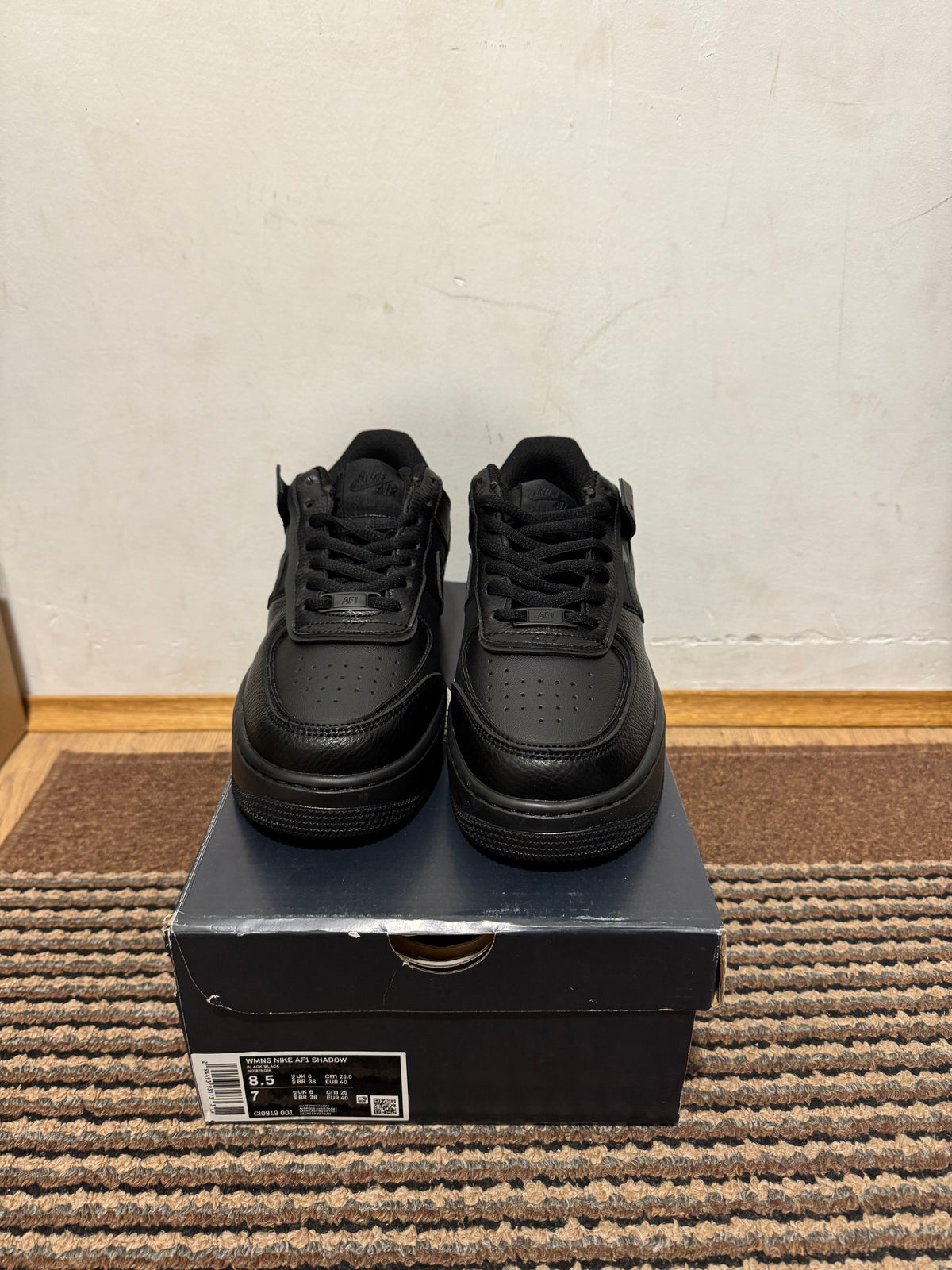Nike Air Force Broj 40 (Odmah dostupno)