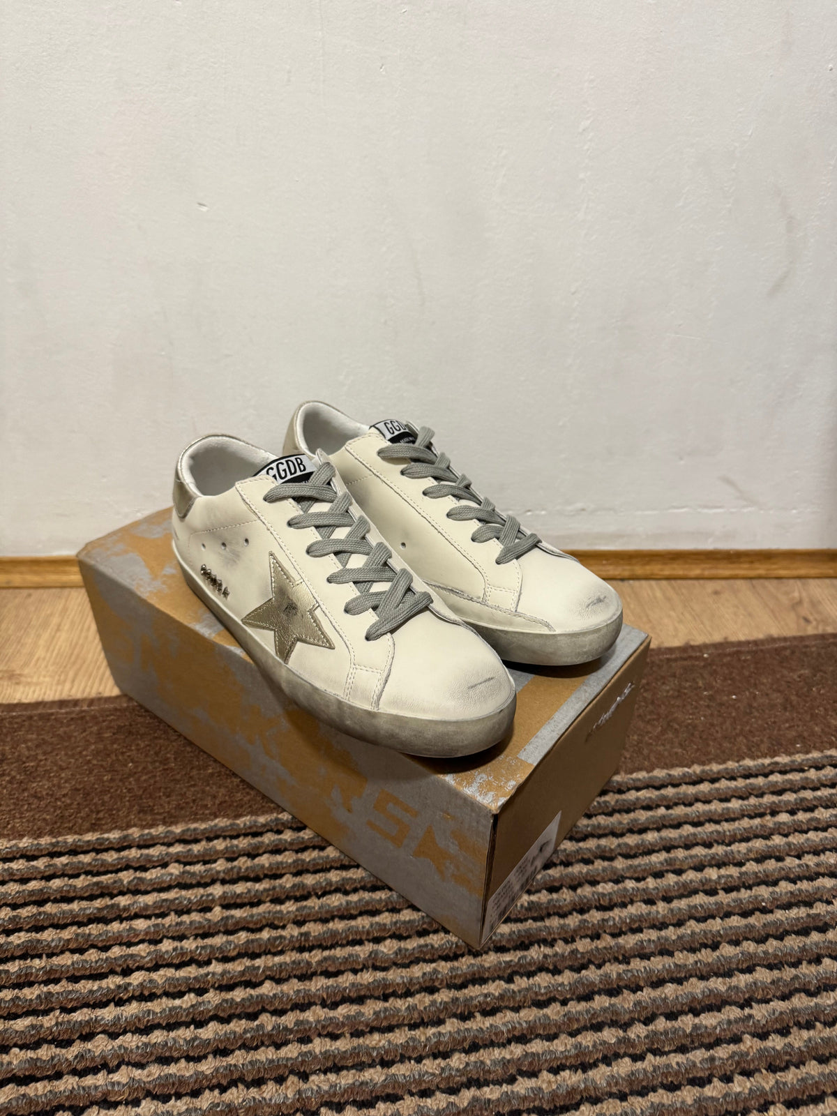 Golden Goose Broj 38,40(Odmah dostupno) (ZLATNE)