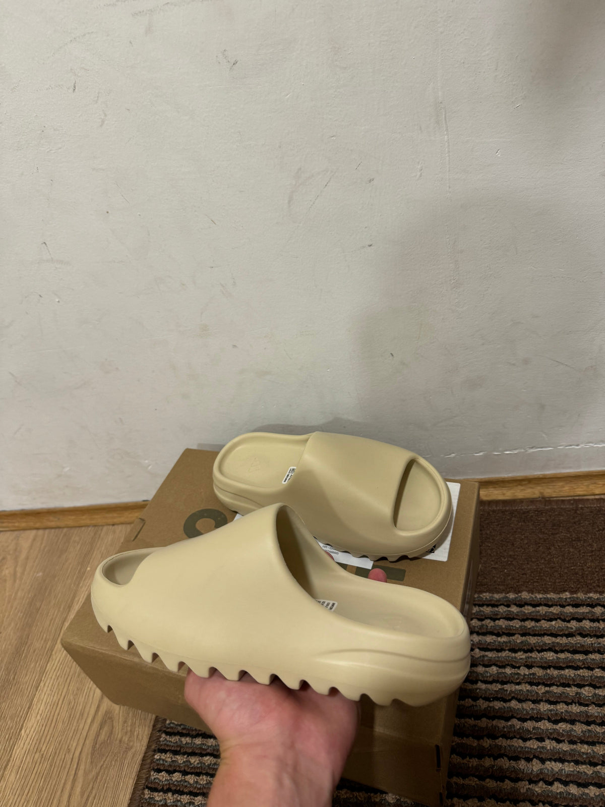 Yeezy Slide Bone Broj 39,42(Odmah dostupno)