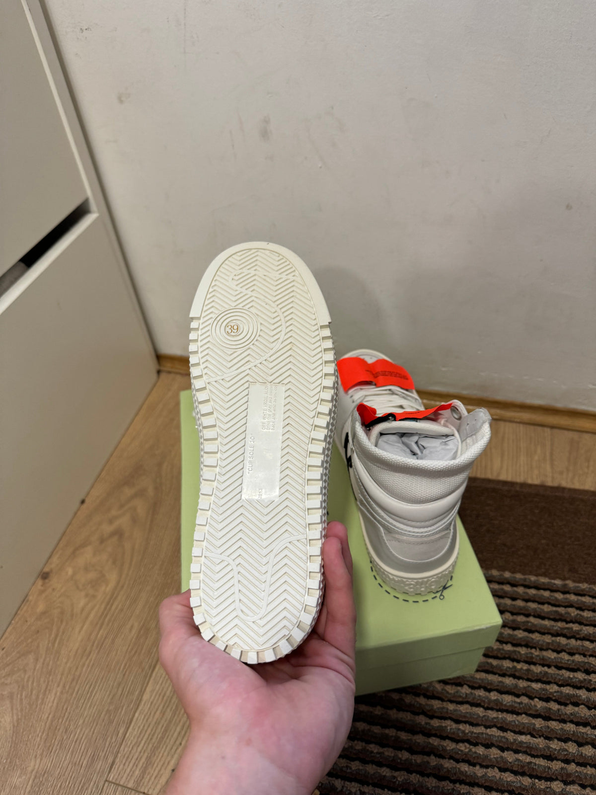 Off White Court Broj 43(Odmah dostupno) (Nemaju original kutiju)
