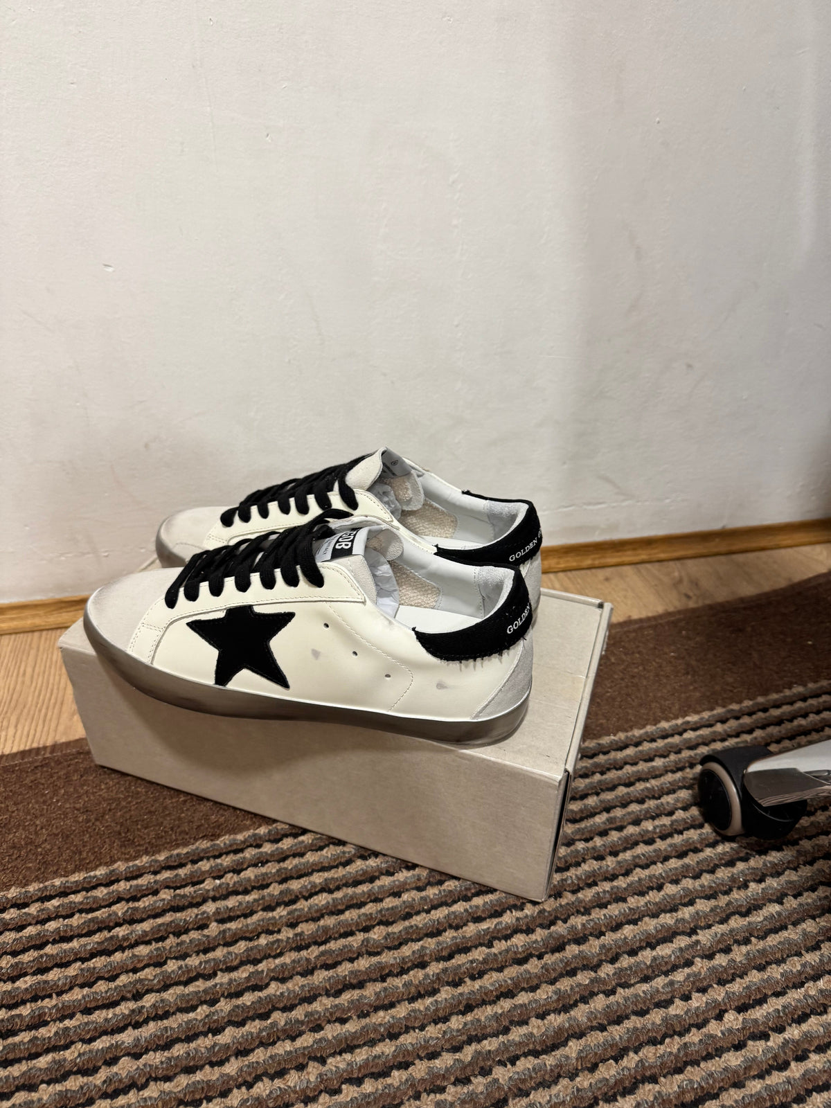 Golden Goose Broj 38,40(Odmah dostupno)