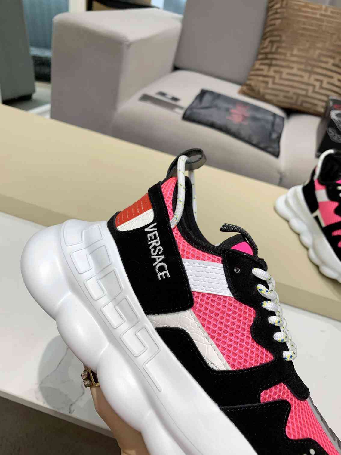 Versace Chain Reaction