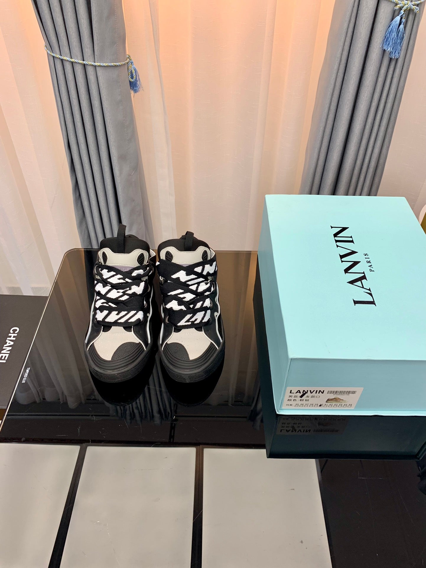 Lanvin Curb