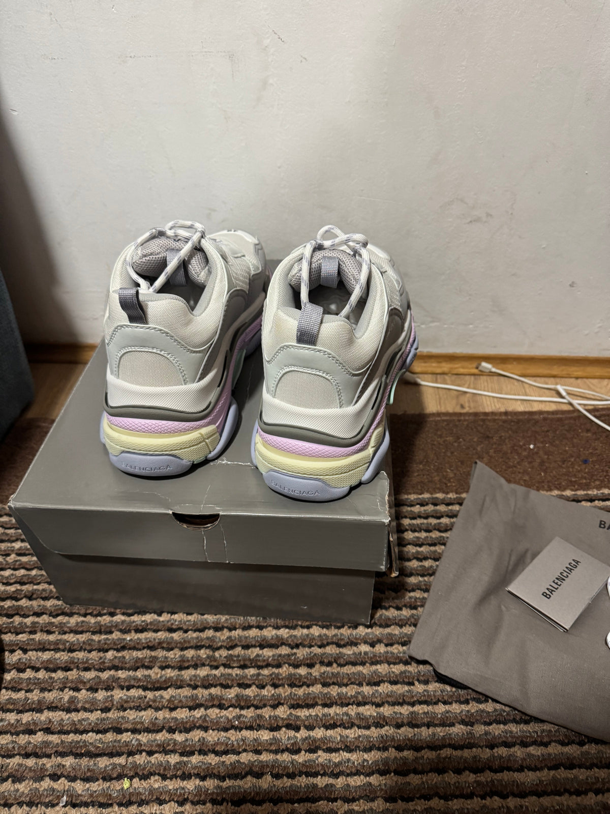 Balenciaga Triple S Broj 39(Odmah dostupno)