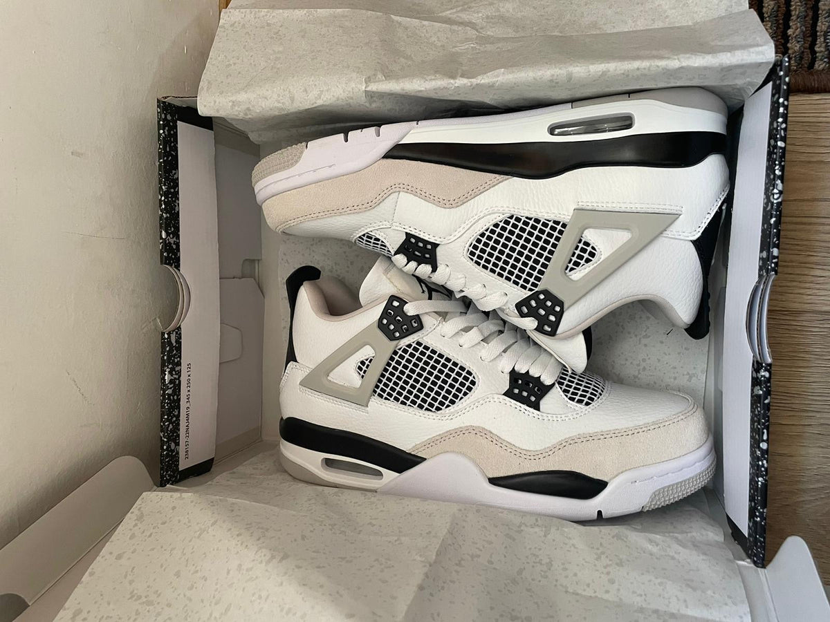 Jordan 4 Military black Broj 44(Odmah dostupno)