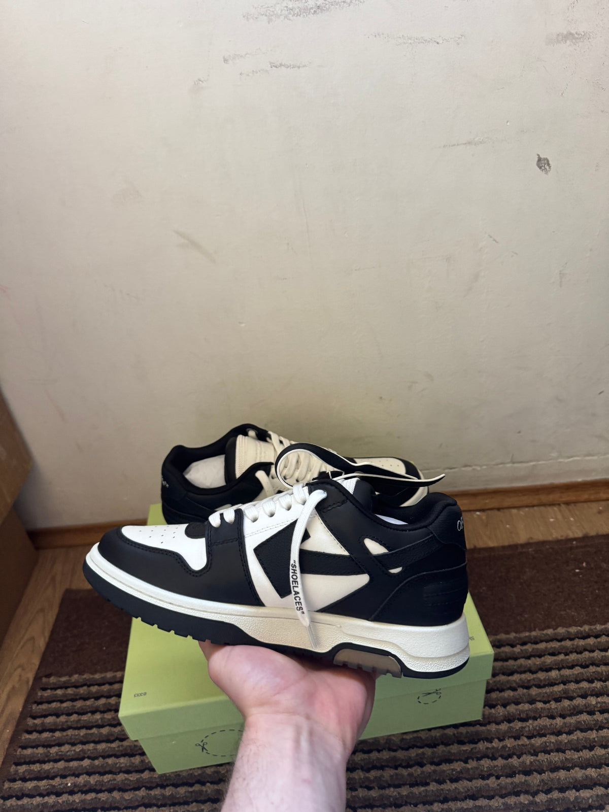 Off White Out of Office Broj 45(Odmah dostupno)