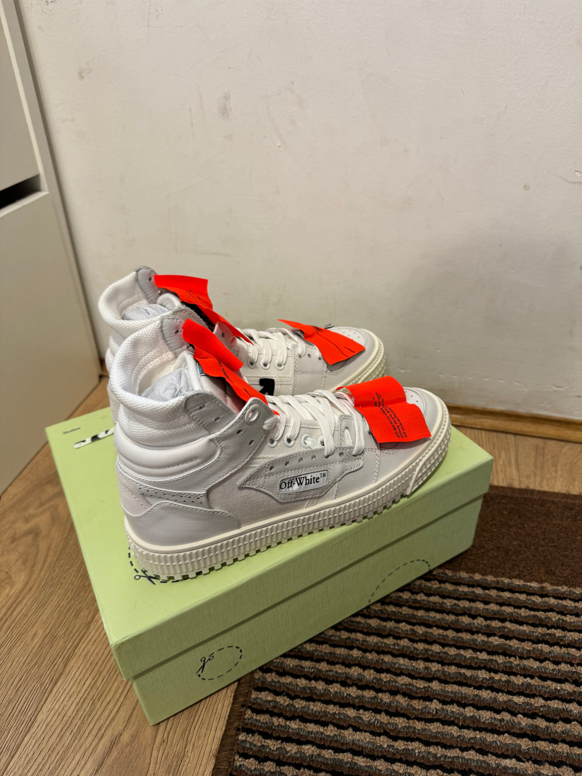 Off White Court Broj 43(Odmah dostupno) (Nemaju original kutiju)