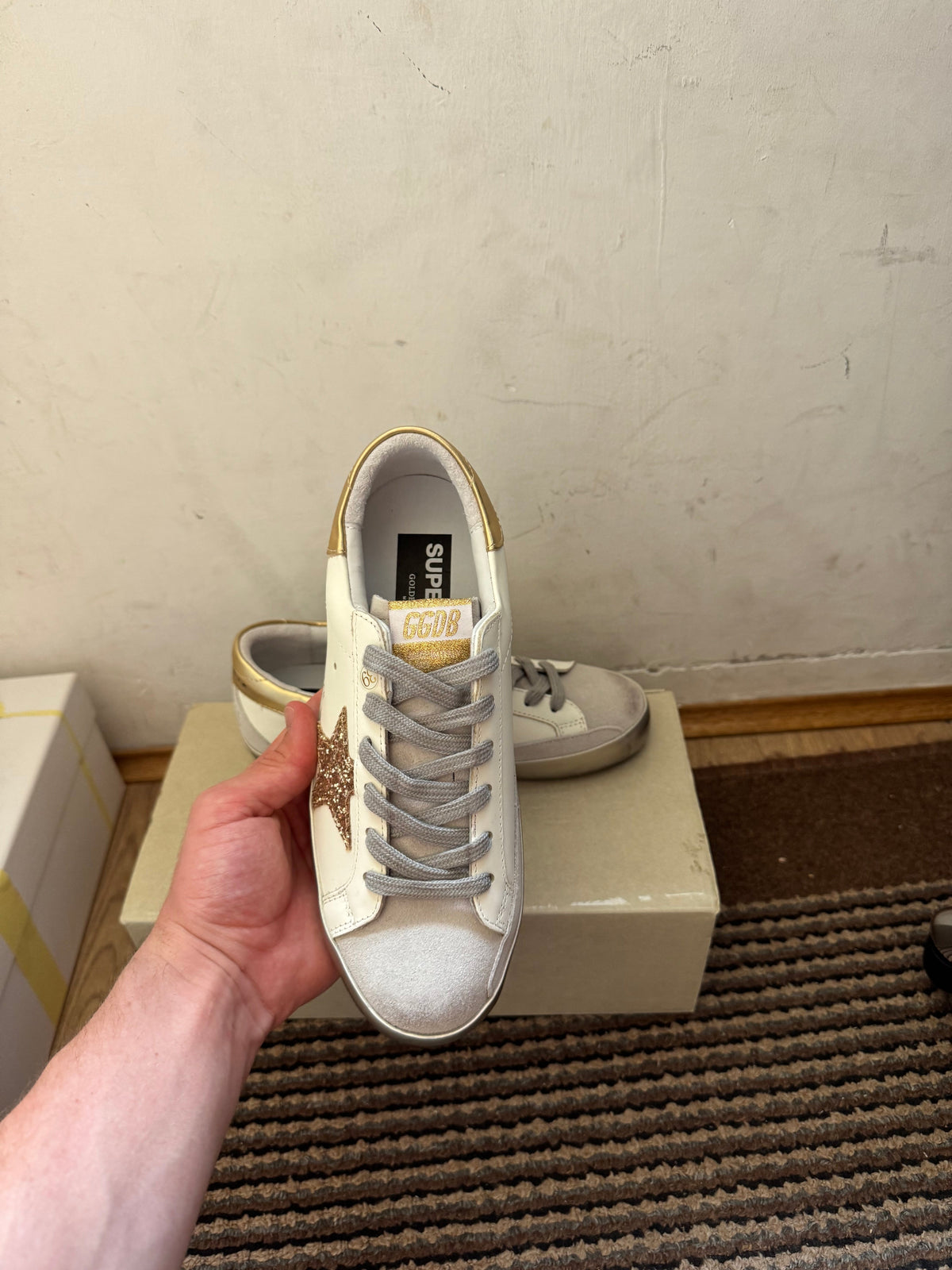 Golden Goose Broj 40(Odmah dostupno)