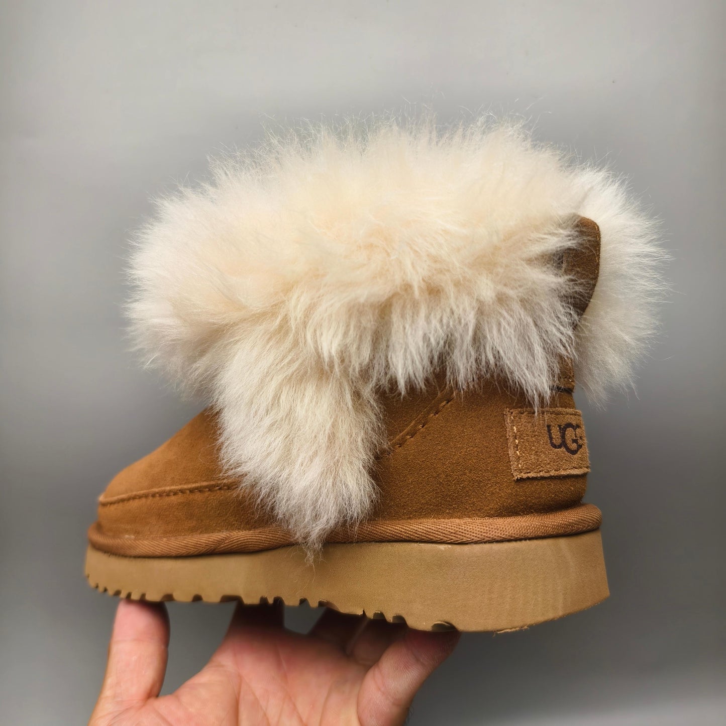 UGG